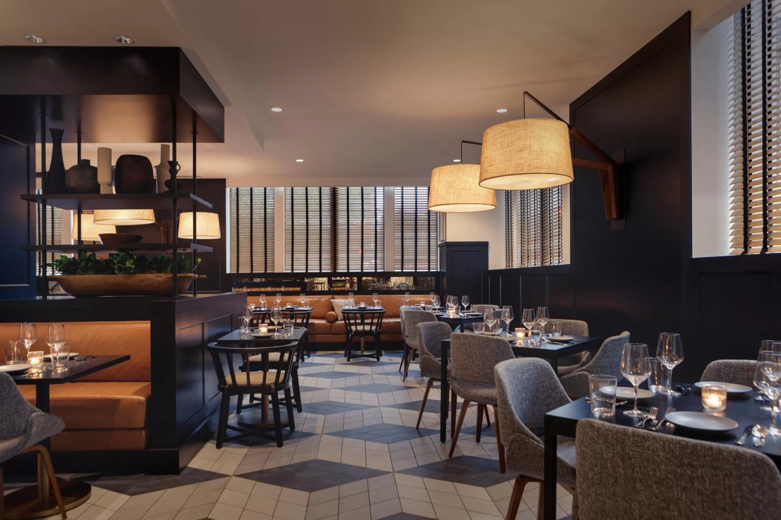 Restaurant/places to eat in Kimpton - Harper Hotel by IHG