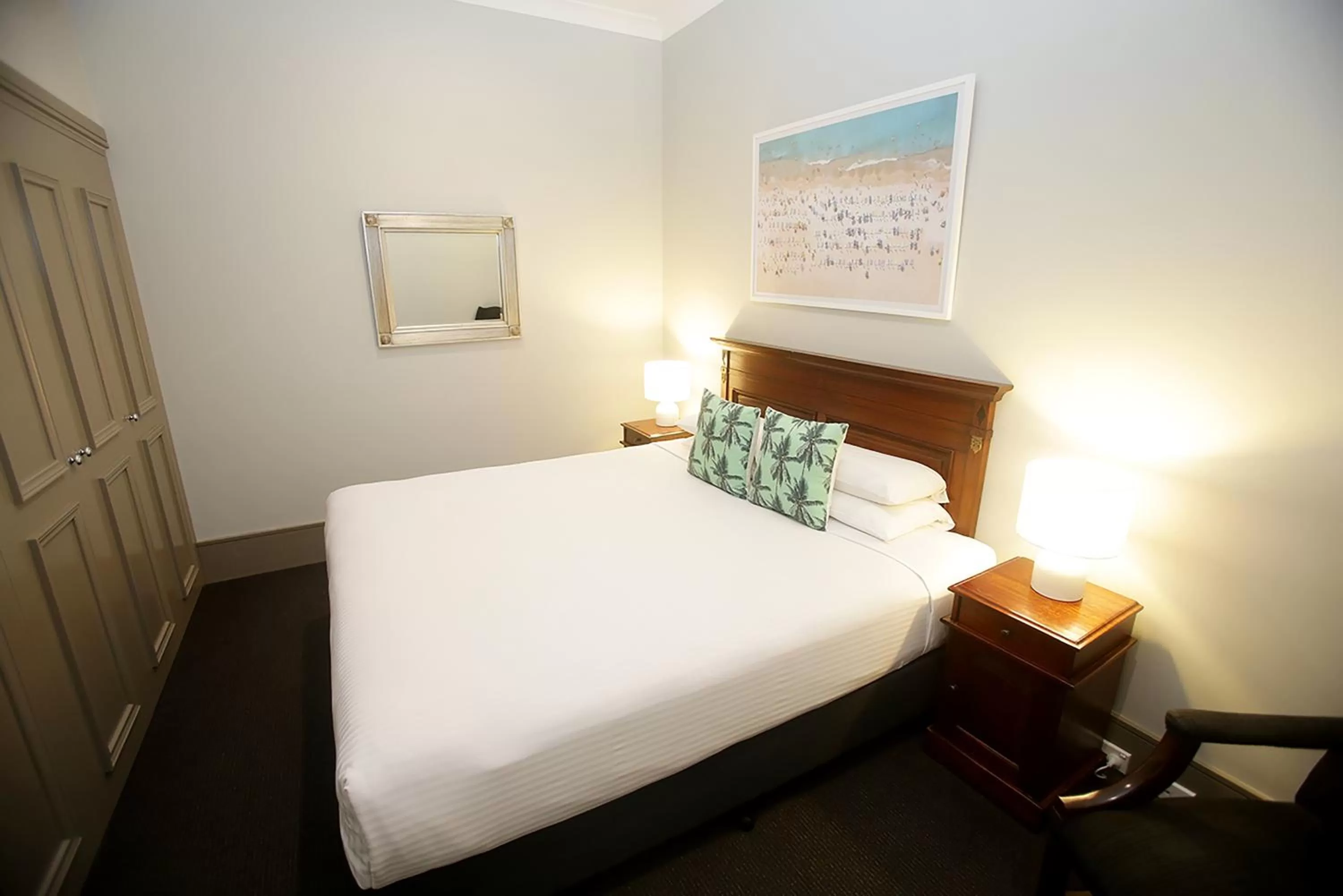 Bedroom, Bed in Hotel Bondi