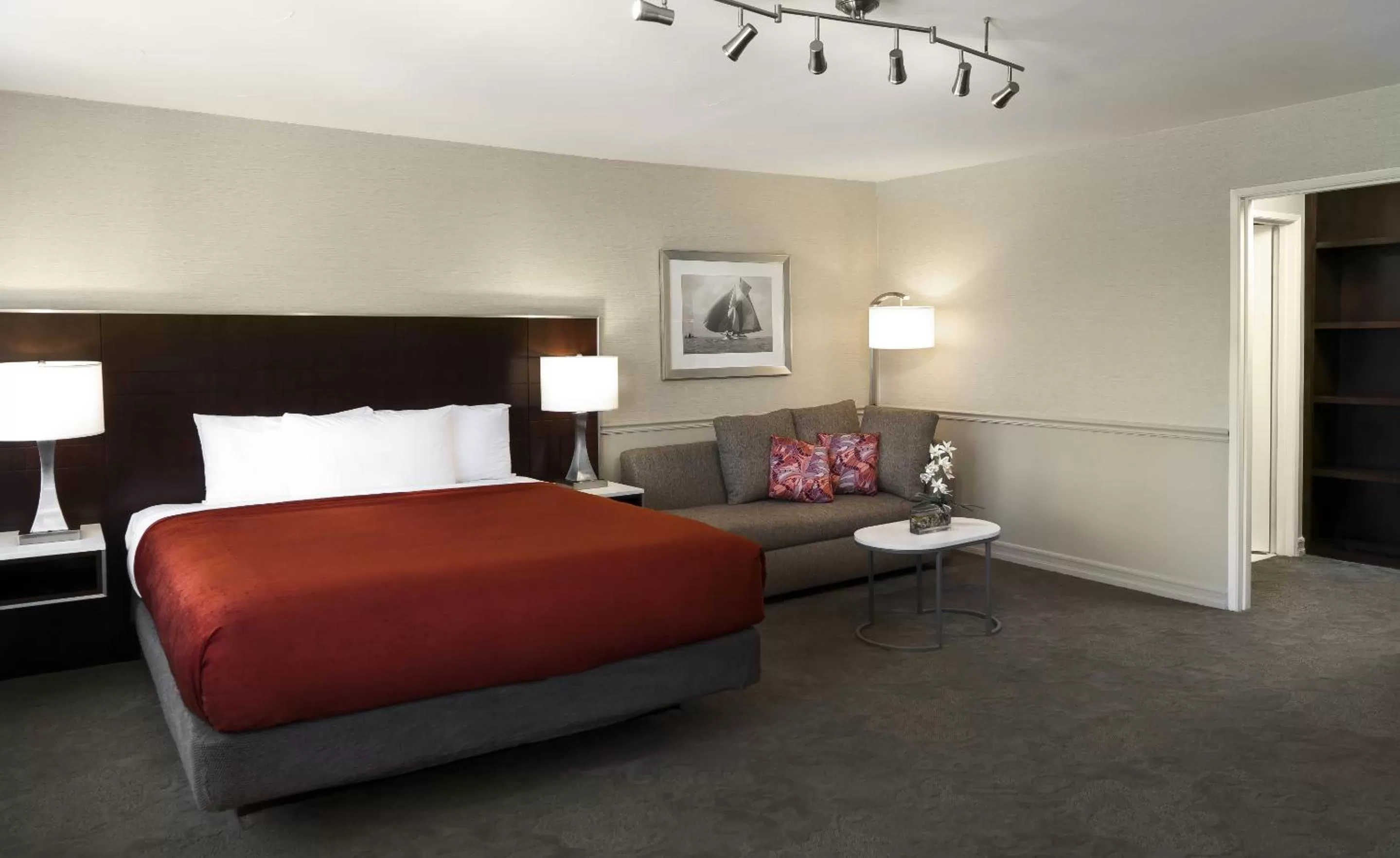 Photo of the whole room, Bed in ALO Hotel by Ayres, Orange