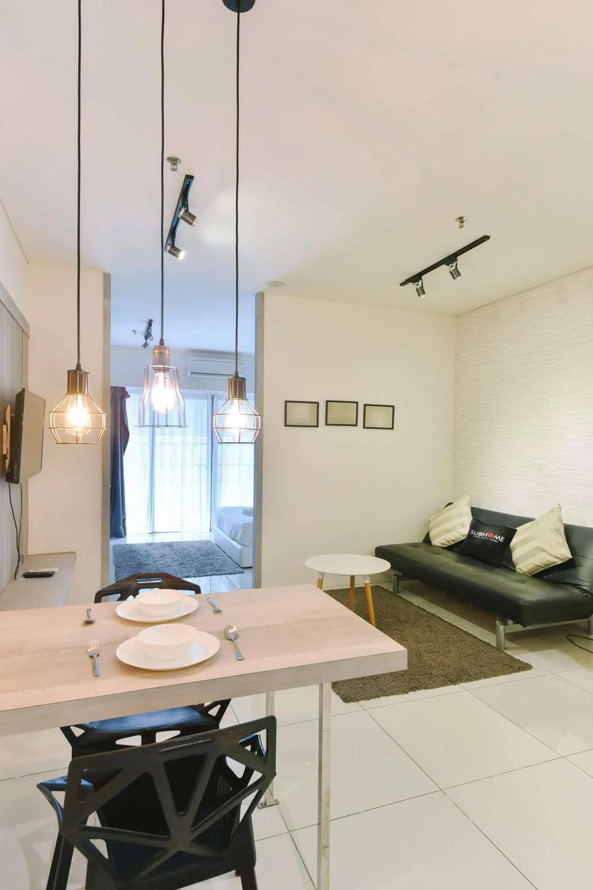 Living room in Summer Suites Residences by Subhome