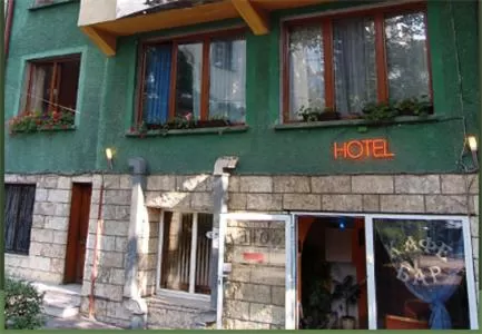 Facade/entrance in Stivan Iskar Hotel