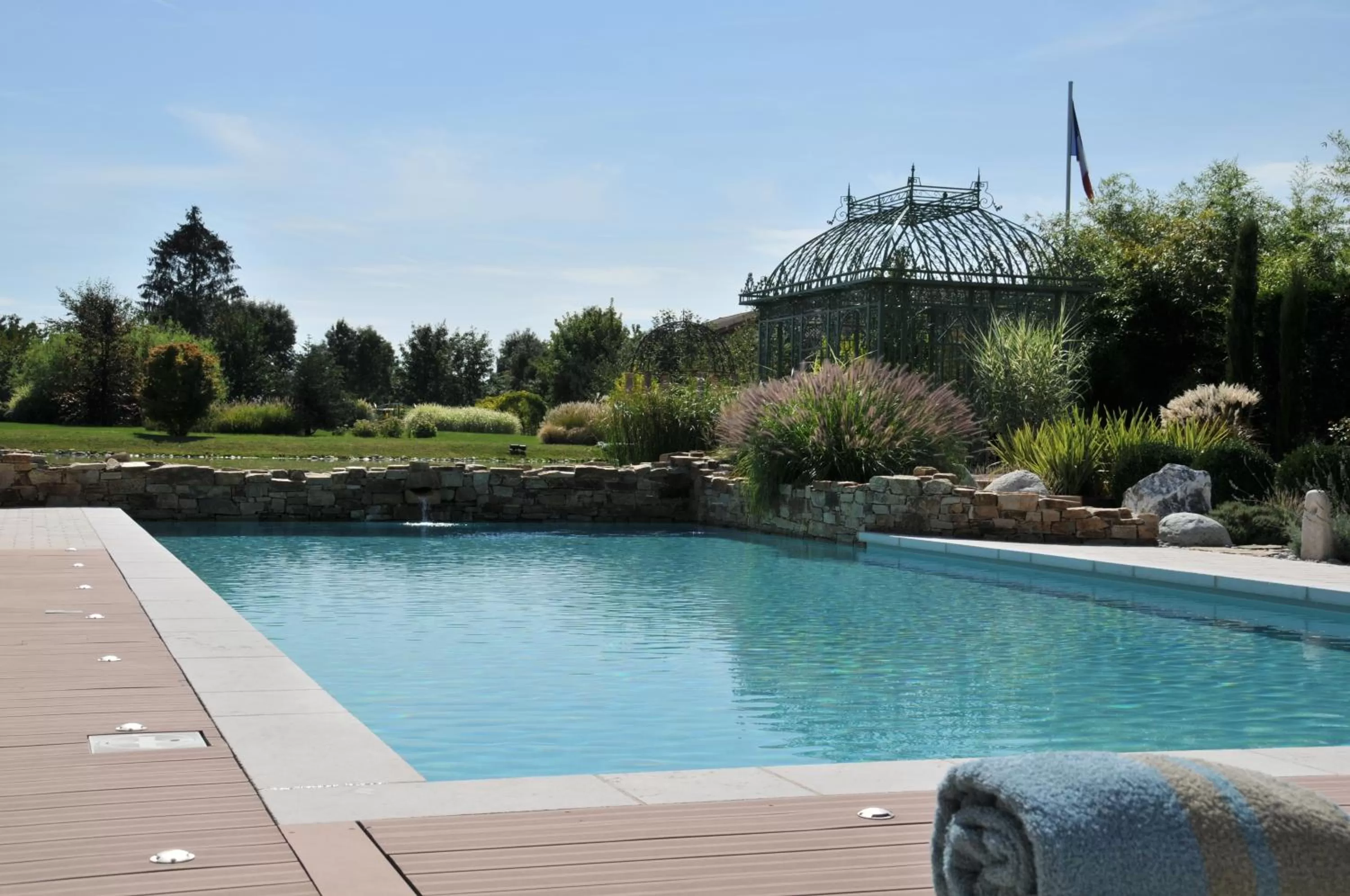 Swimming pool in Les Saules Parc & Spa - Teritoria