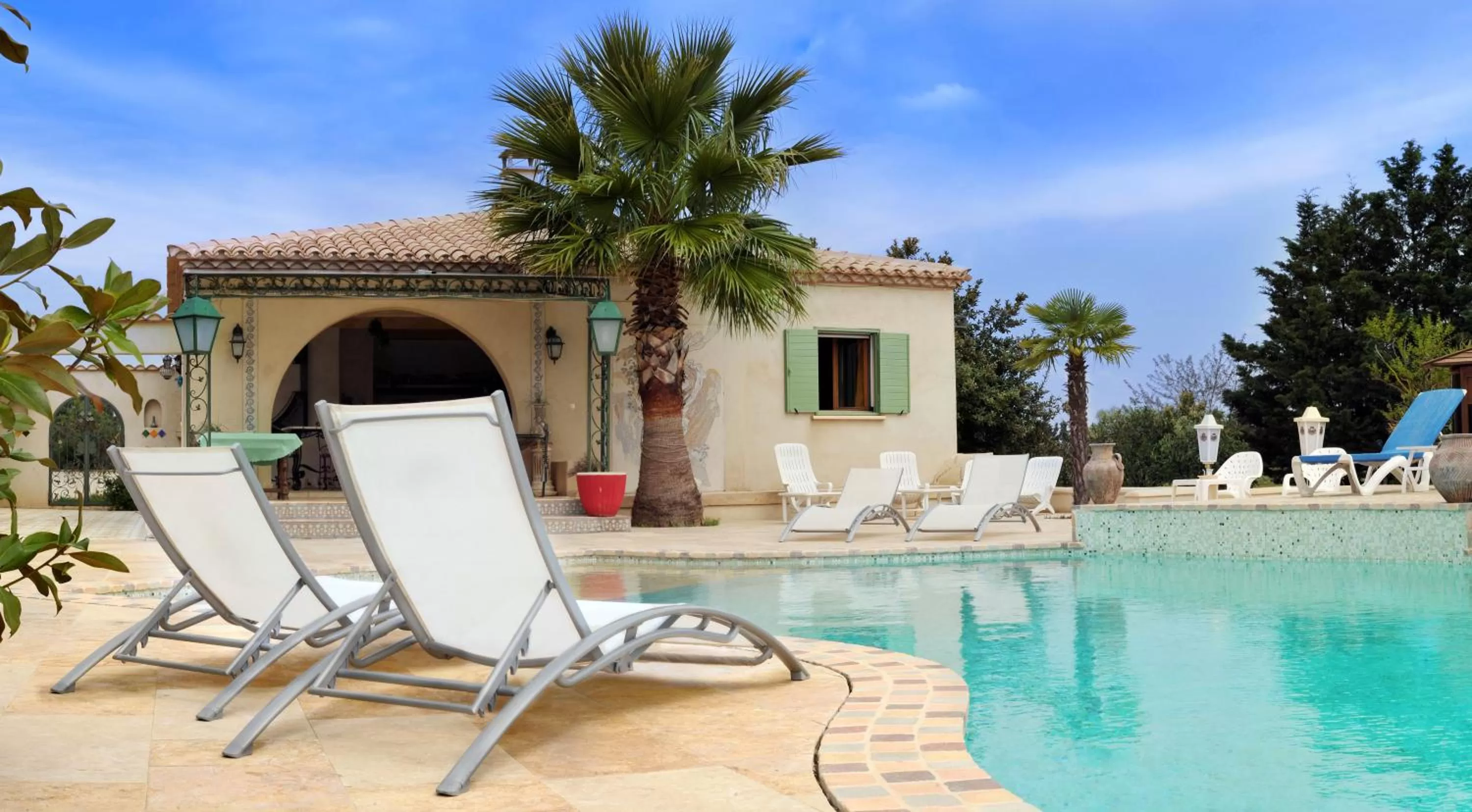 Property building, Swimming Pool in Mas de la Montille