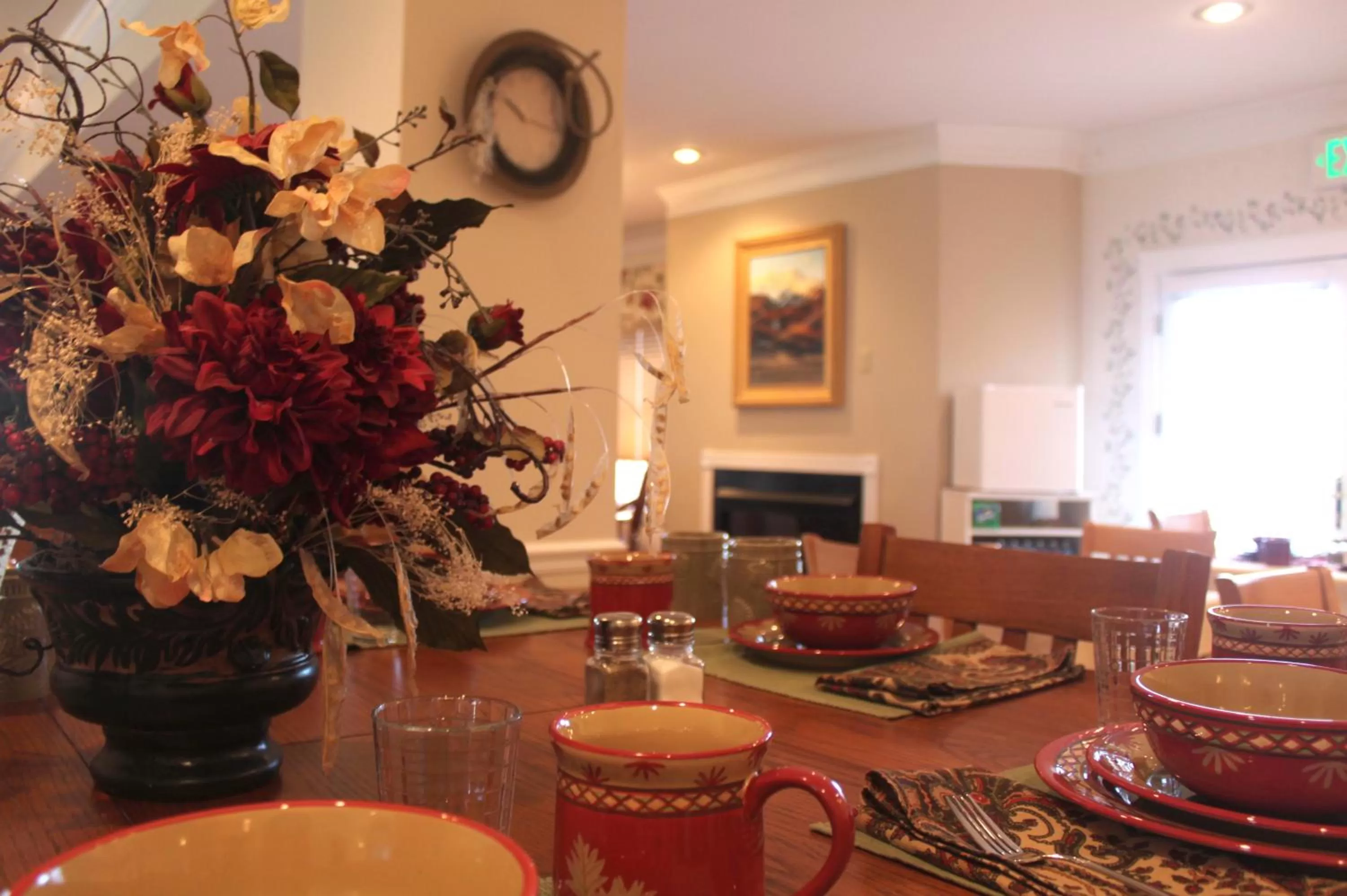 Restaurant/Places to Eat in Lamp Post Lodge