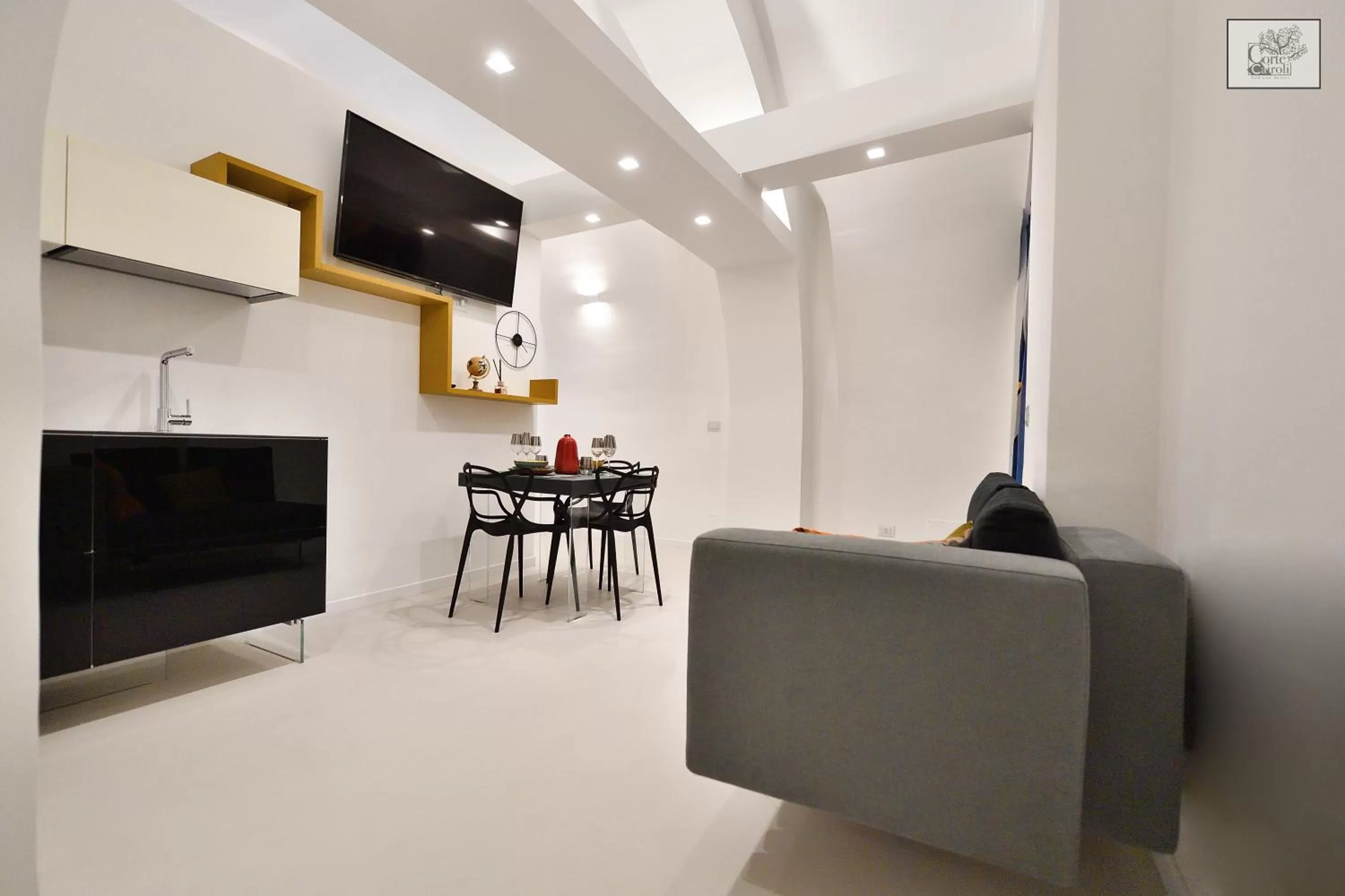 TV/Entertainment Center in Corte Cairoli B&B and Suites