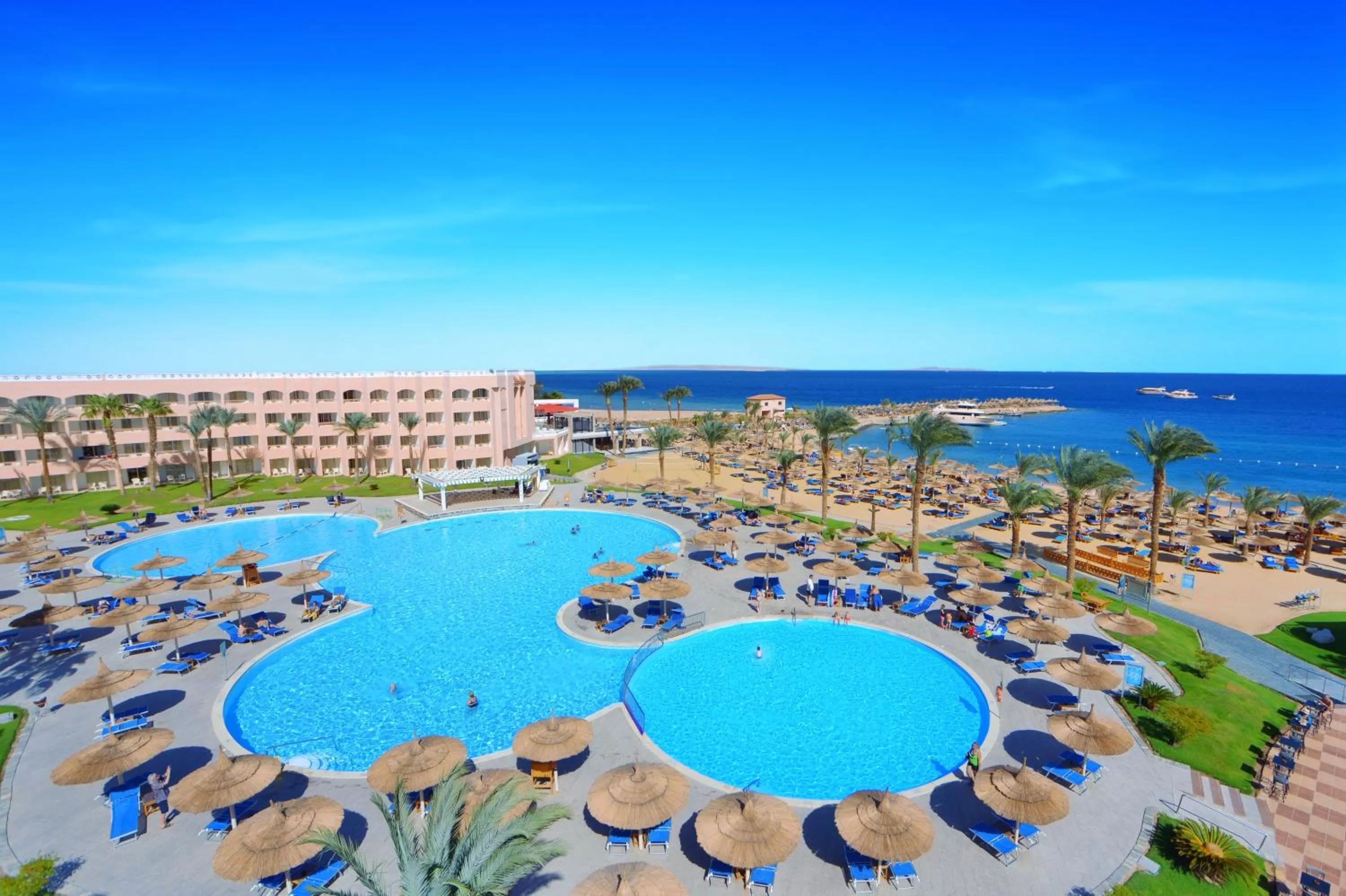 Swimming pool in Beach Albatros Aqua Park - Hurghada