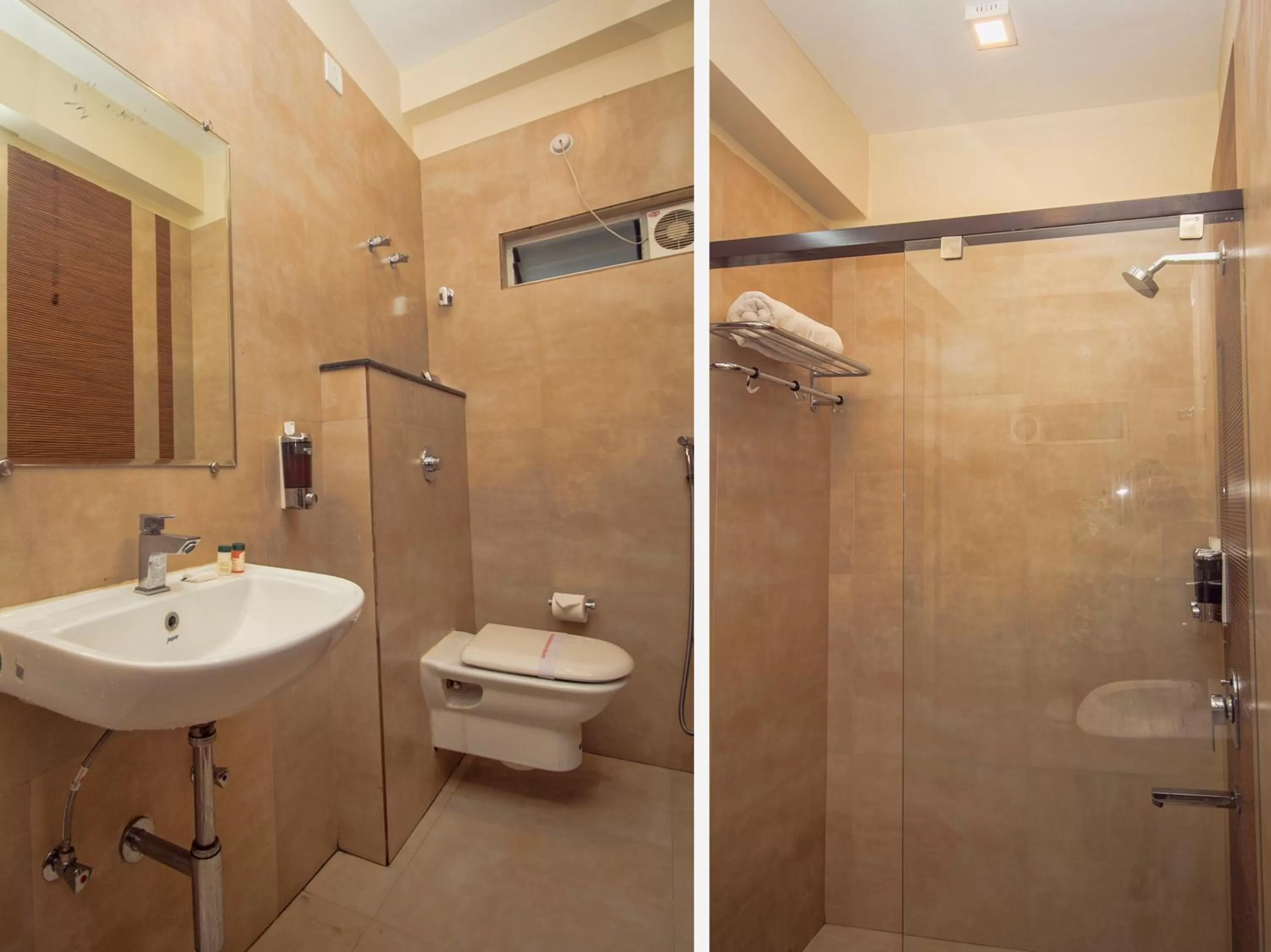 Bathroom in Hotel Mount View, Siliguri