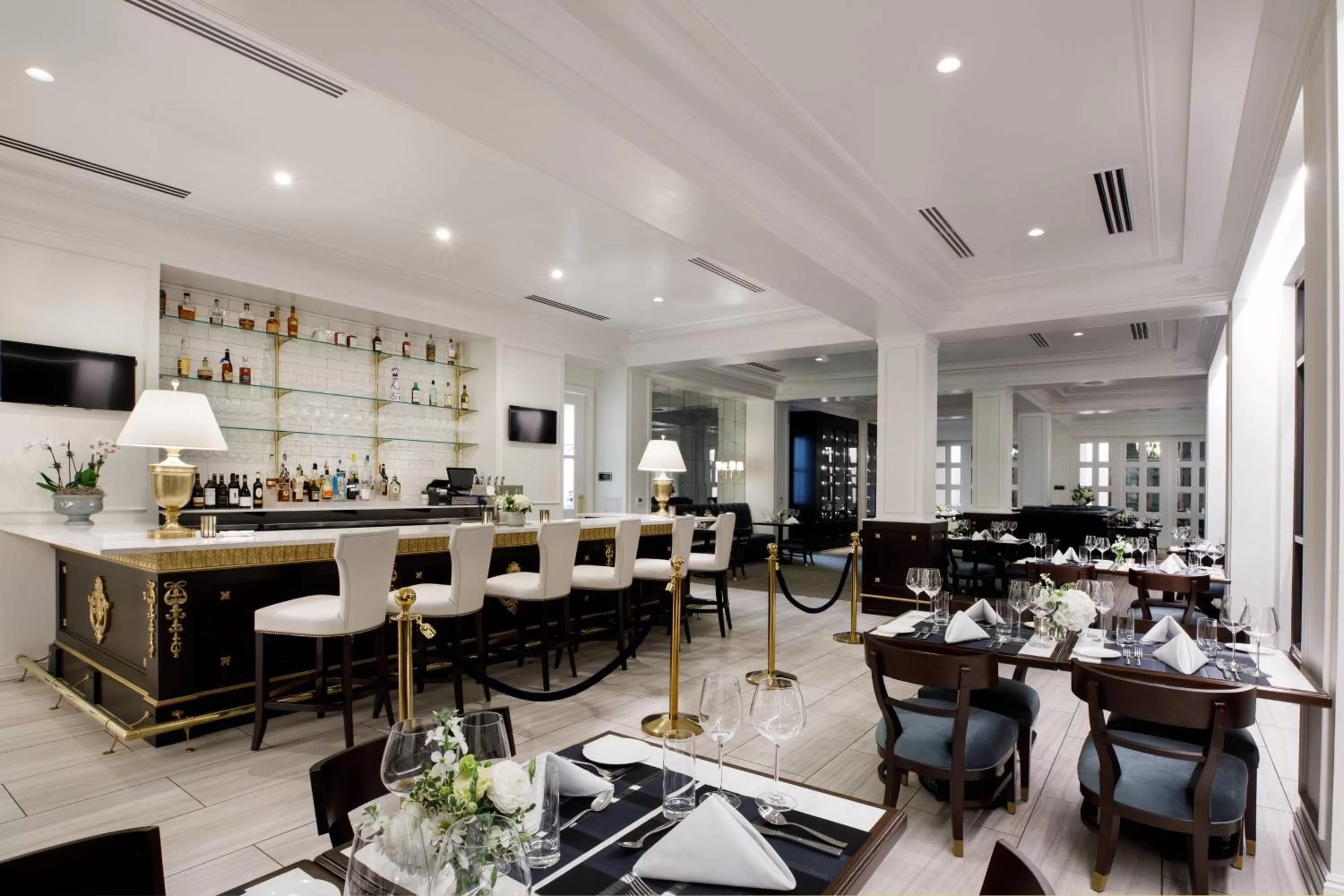 Restaurant/places to eat in Hotel Carmichael, Autograph Collection