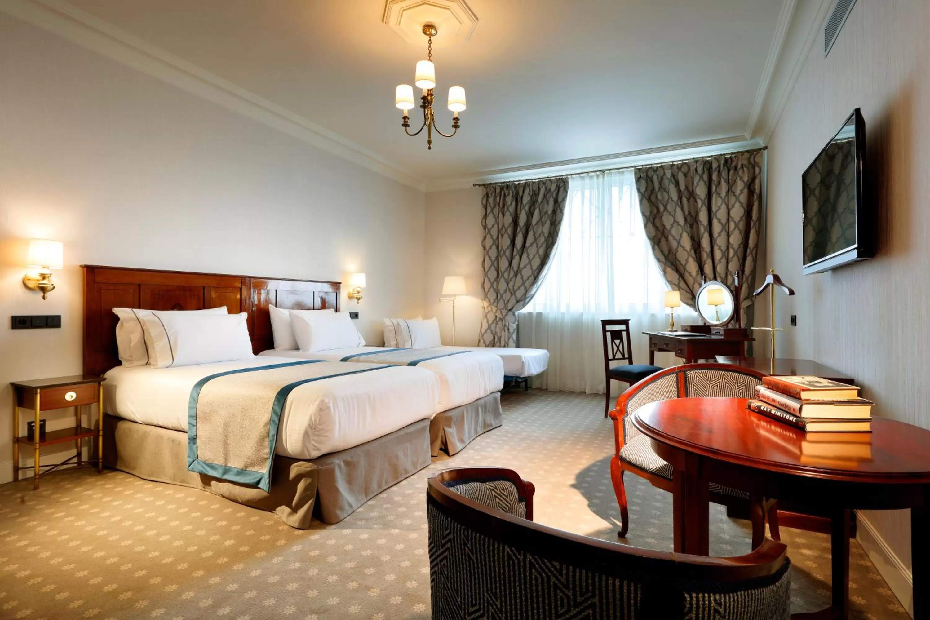 TV and multimedia, Bed in Eurostars Hotel Real