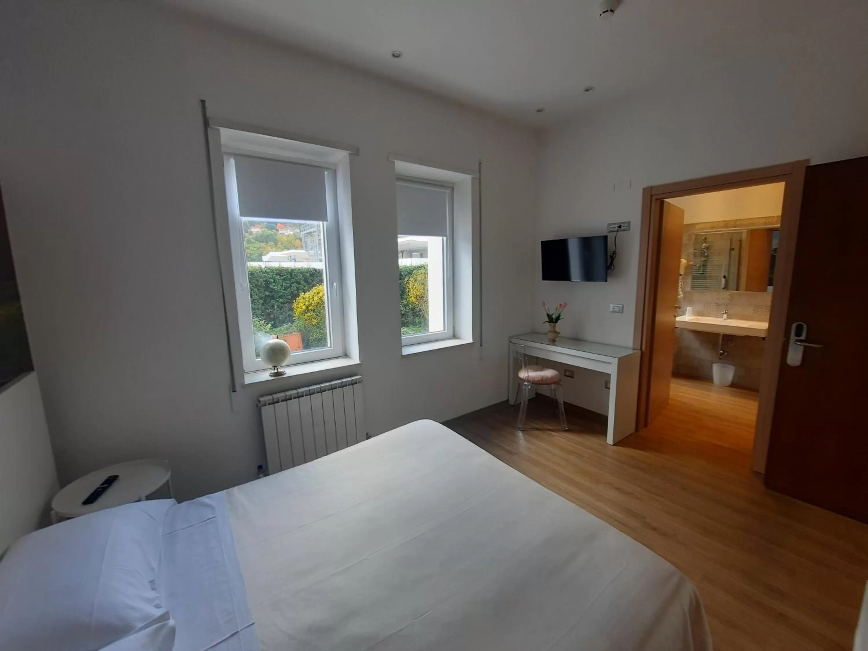 Bedroom, Bed in Hotel Porta Rivera