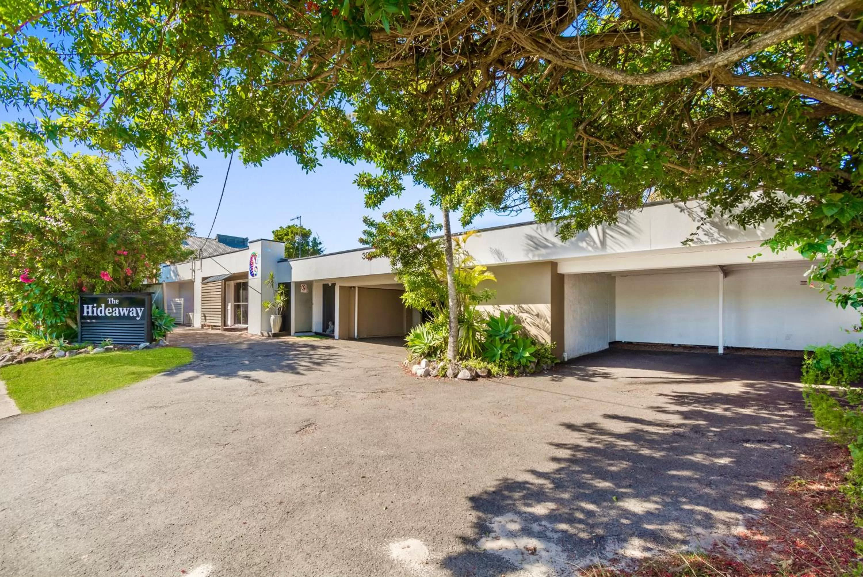 Property Building in Hideaway Noosa Men Only Beach Resort