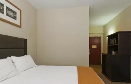 Bed in Holiday Inn Express Hotel & Suites Ottawa Airport by IHG