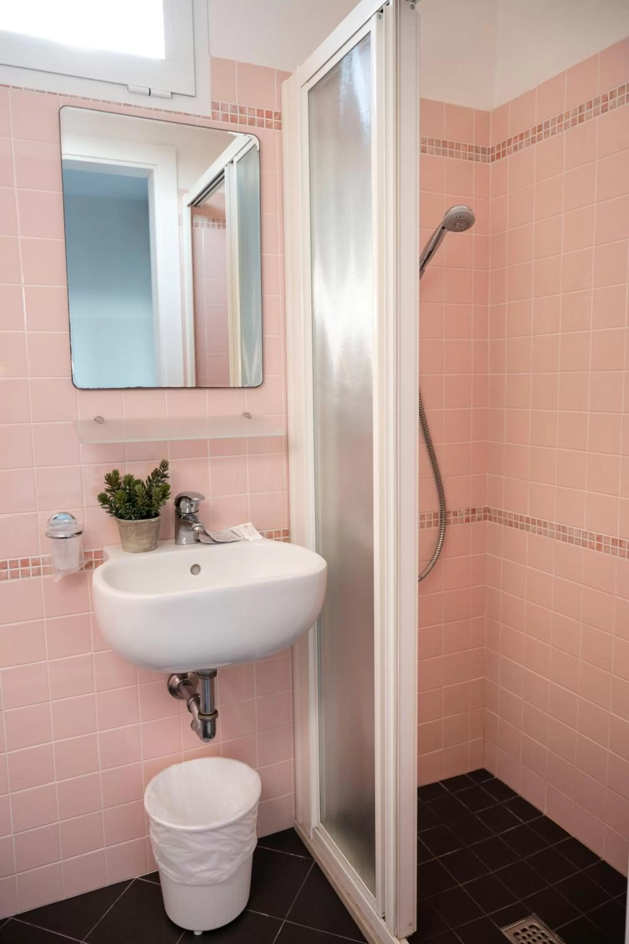 Bathroom in Hotel Selene - Vista Mare