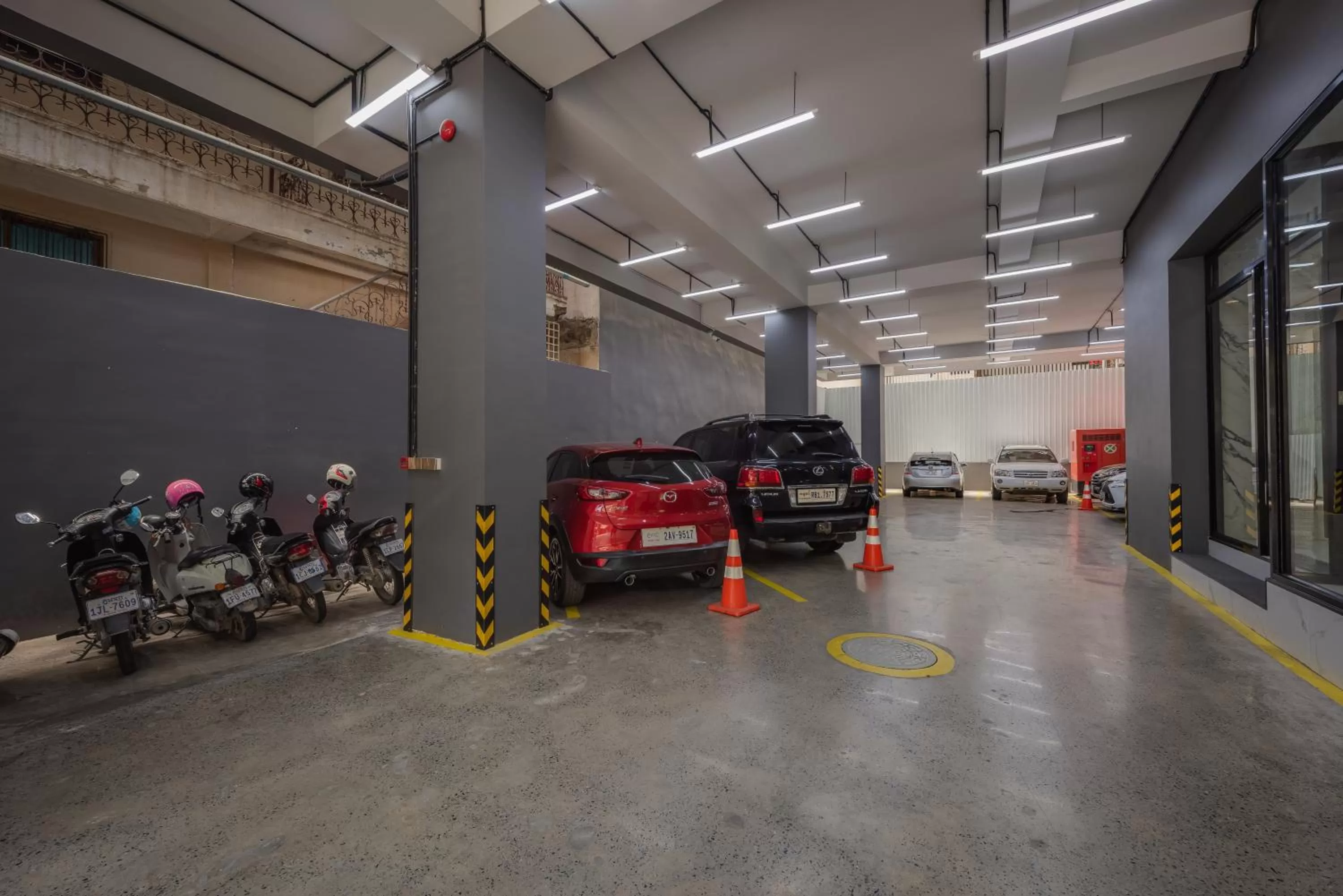 Parking in AMATA Residence