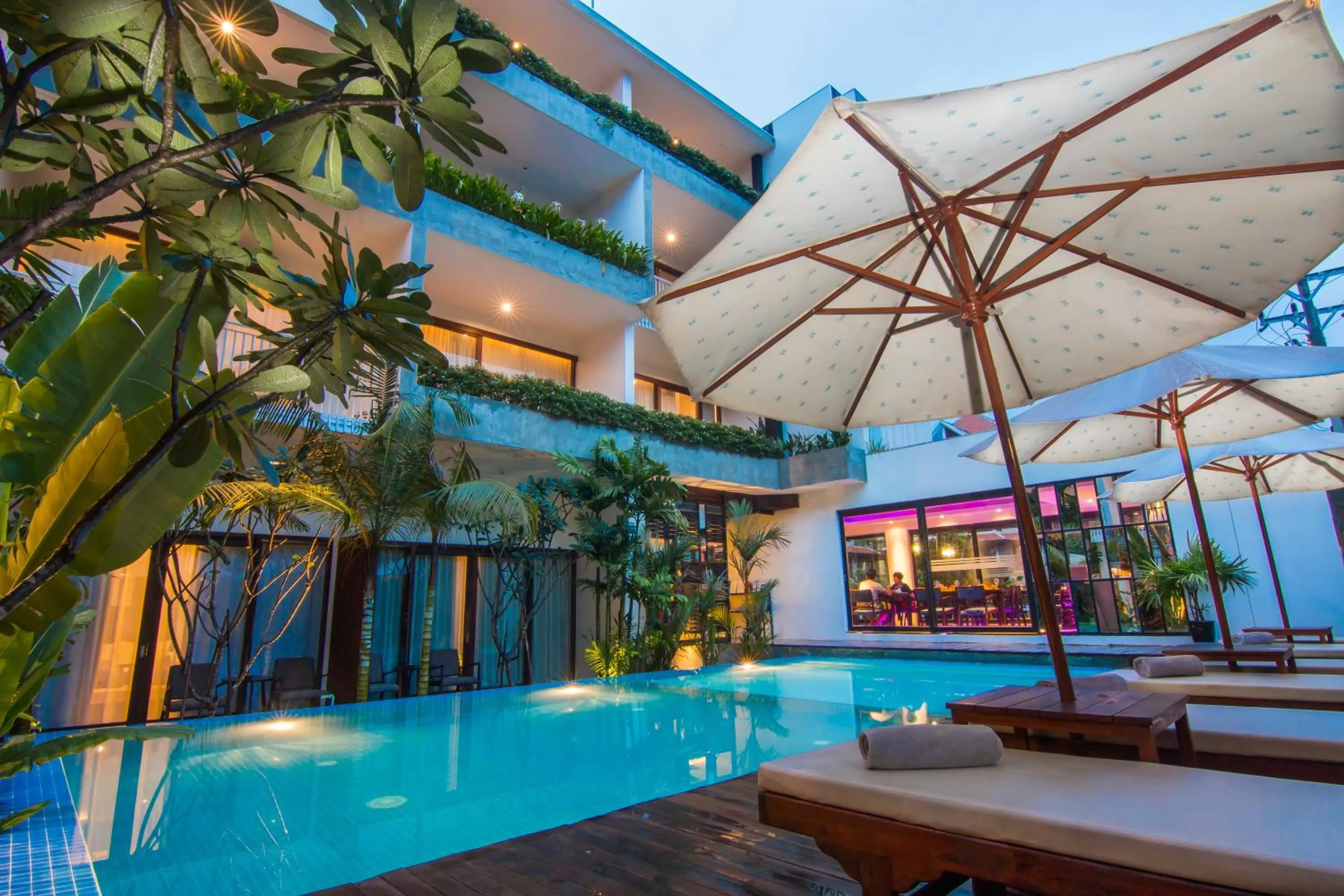 Swimming pool in Apsara Residence Hotel