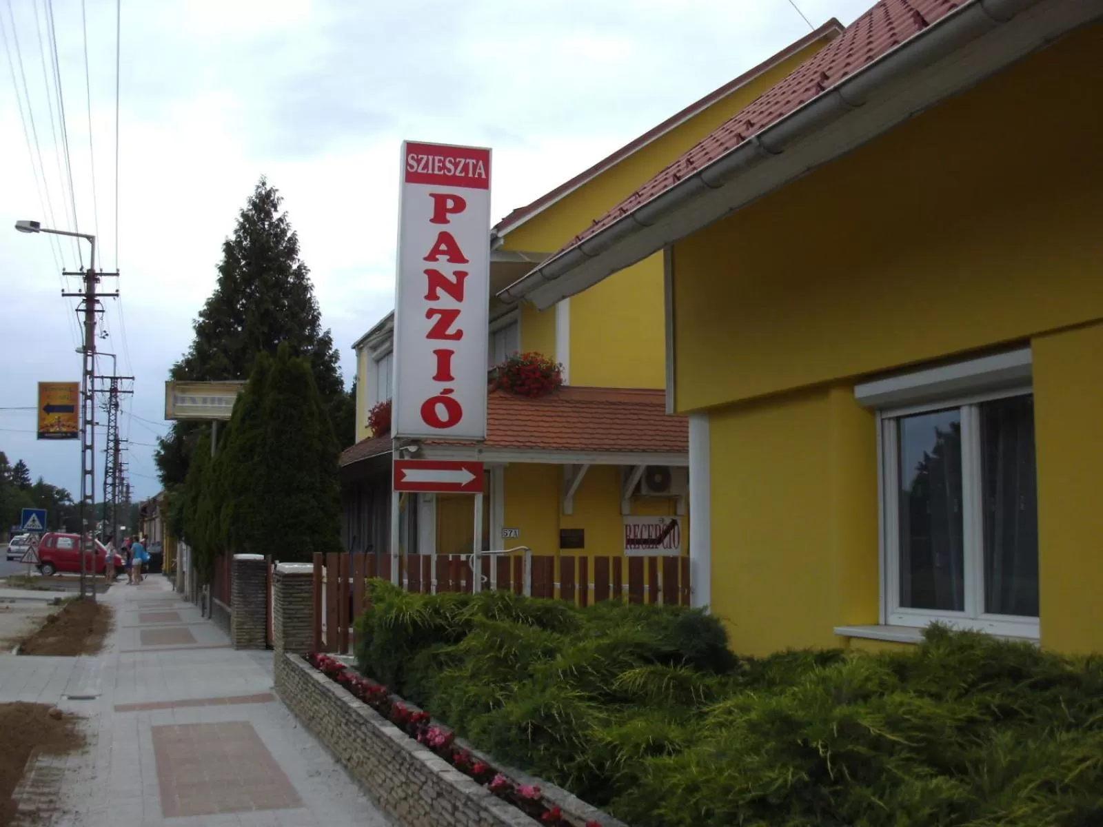 Facade/entrance in Szieszta Panzió