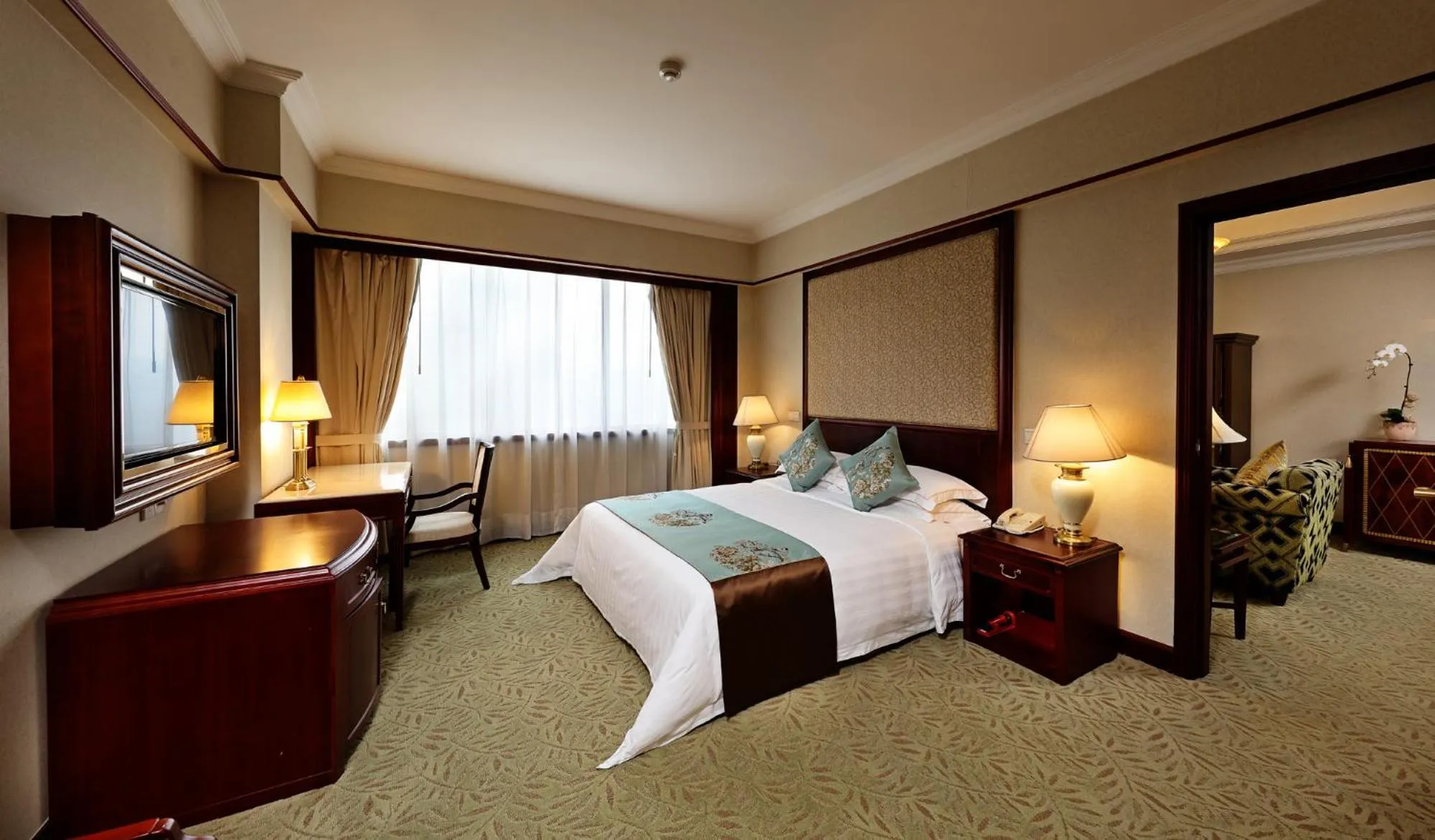 Photo of the whole room, Bed in Regal Palace Hotel