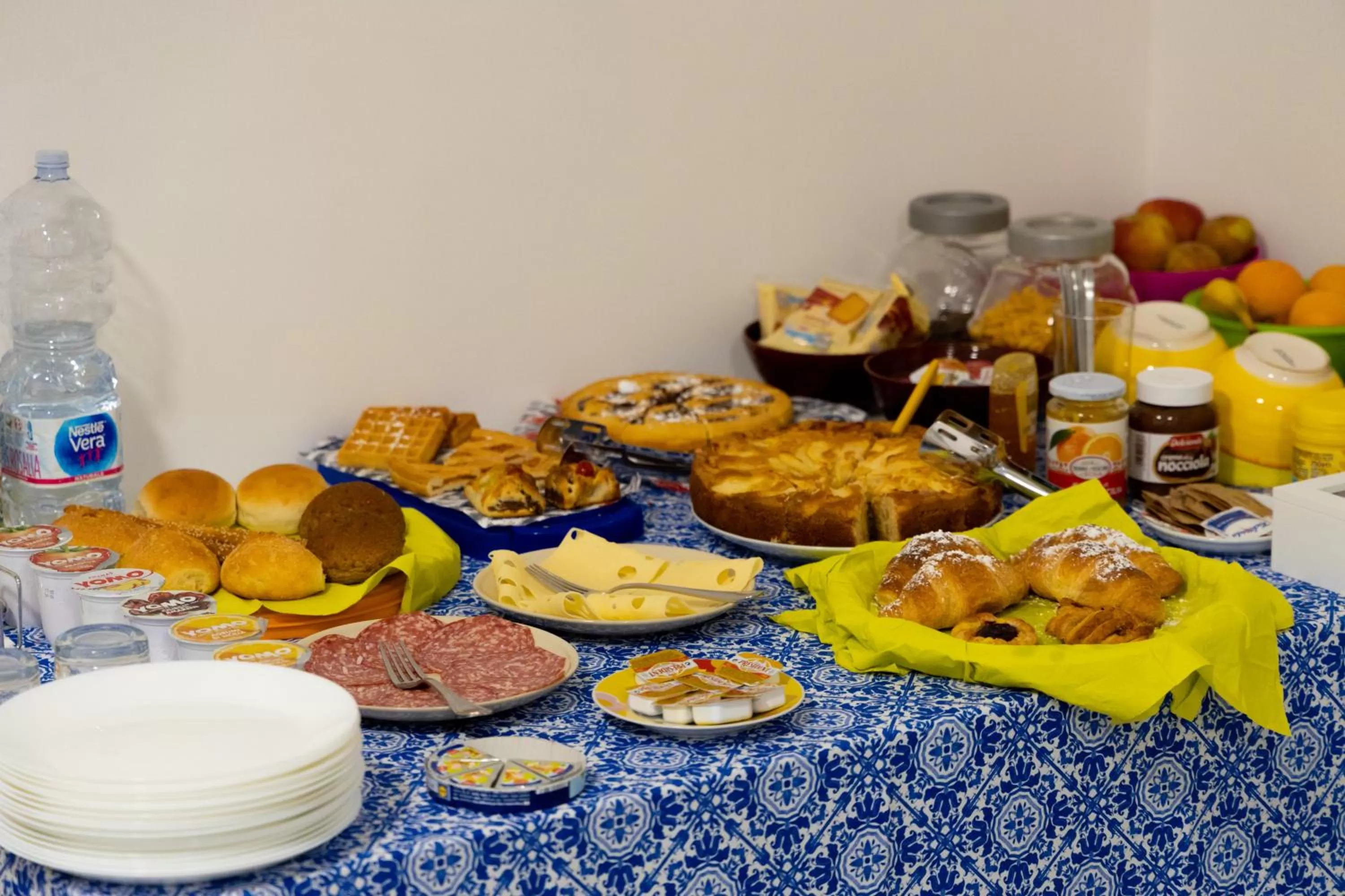 Buffet breakfast in Morfeo B&B