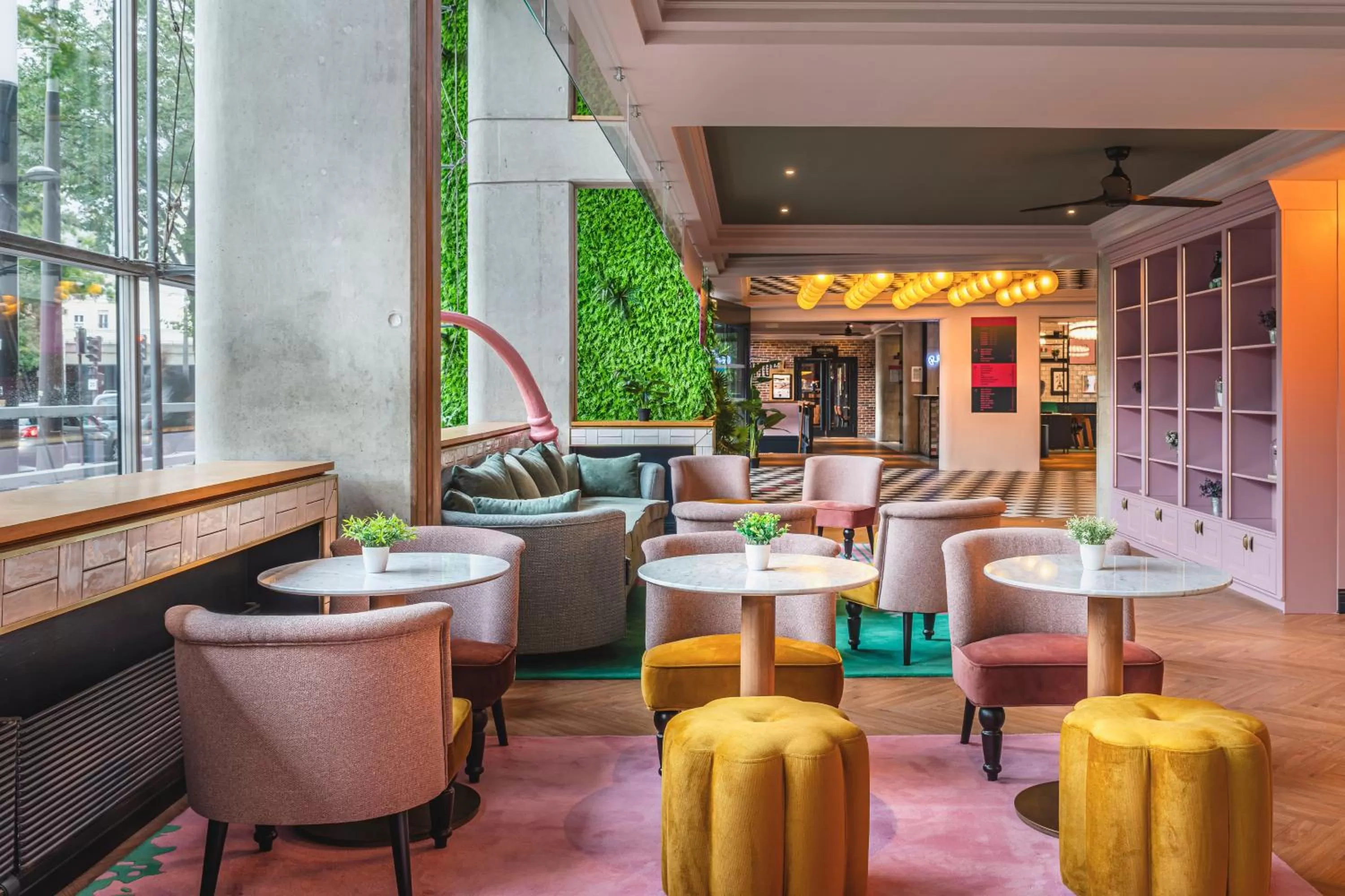 Lounge or bar in The ReMIX Hotel