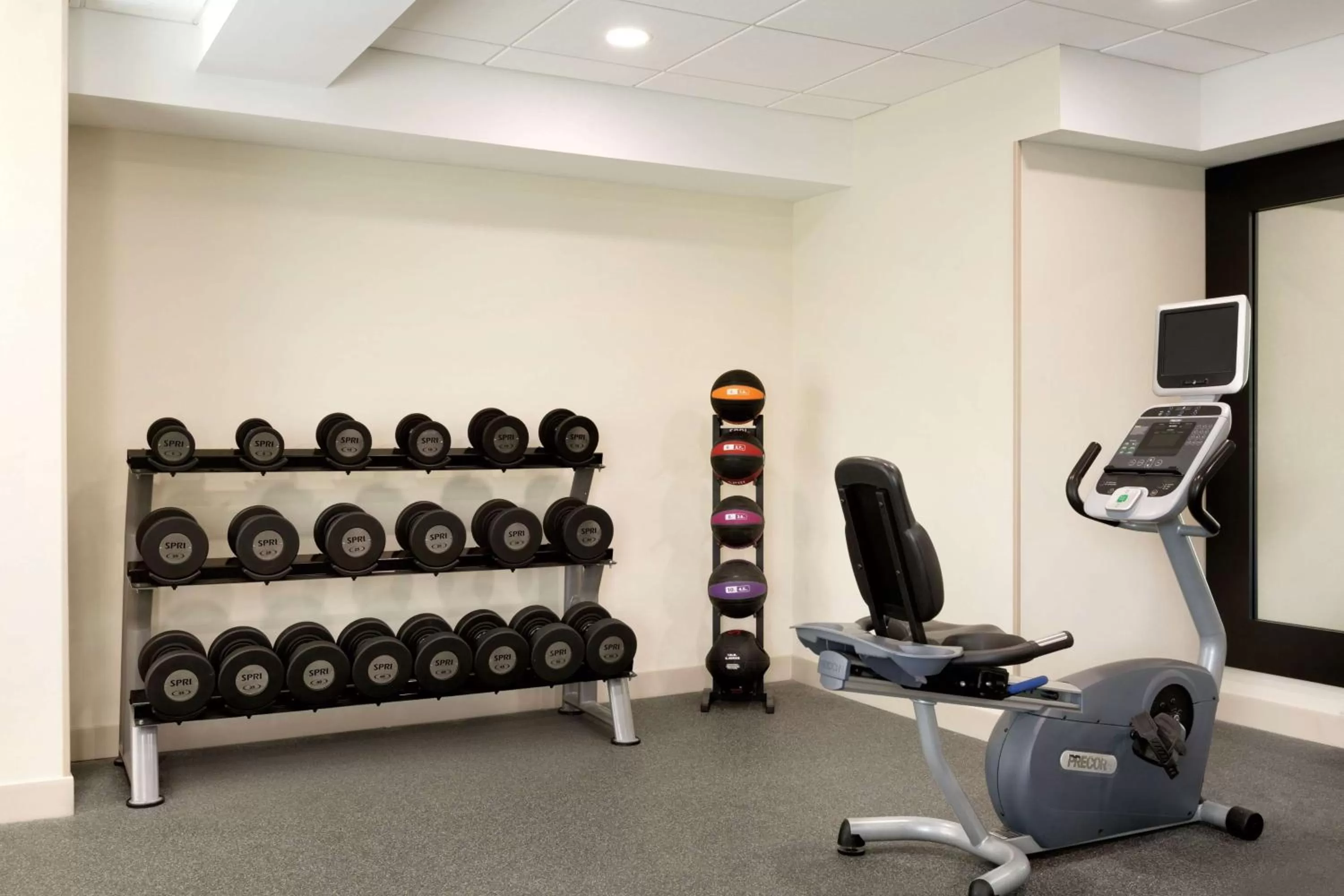 Fitness centre/facilities in Homewood Suites Williamsburg