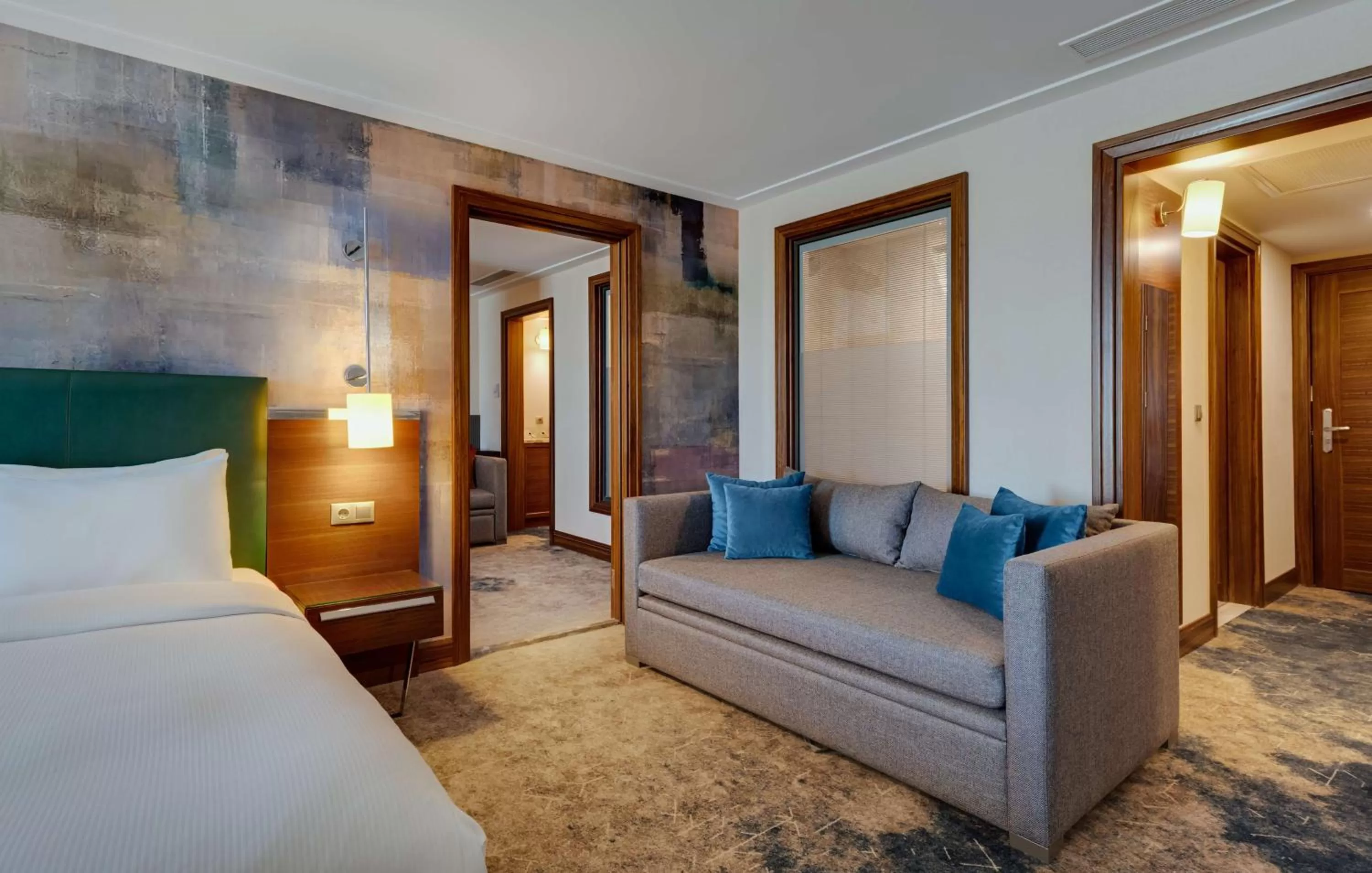 Living room, Bed in Doubletree by Hilton Van