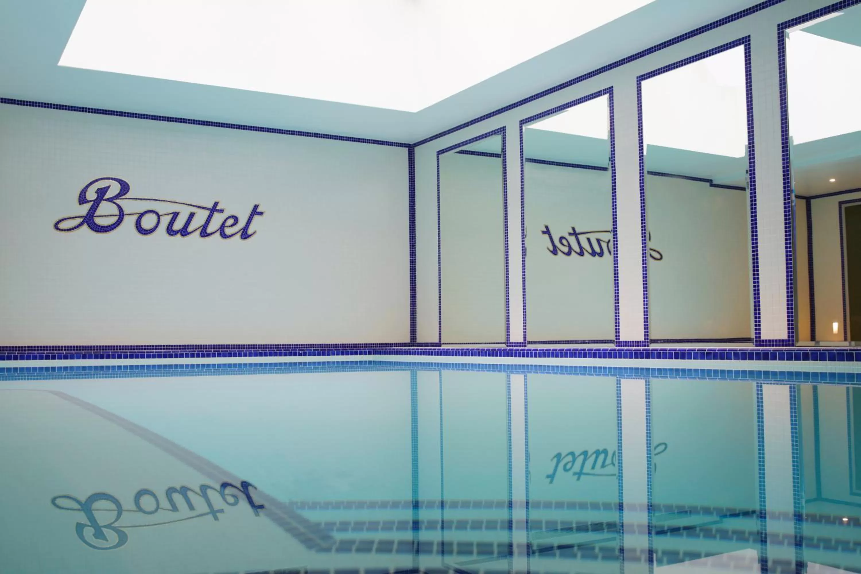 Spa and wellness centre/facilities in Boutet Bastille Hotel Paris - MGallery Collection