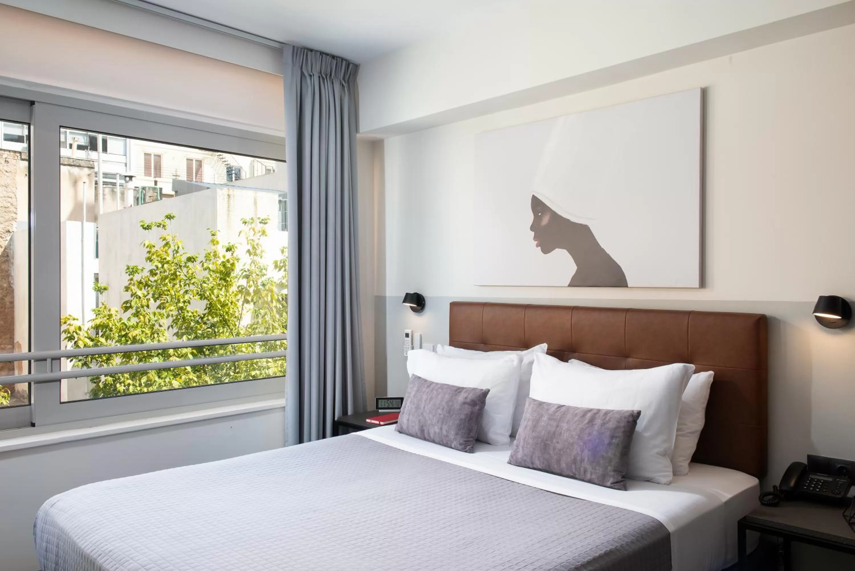 Photo of the whole room, Bed in Enattica Suites