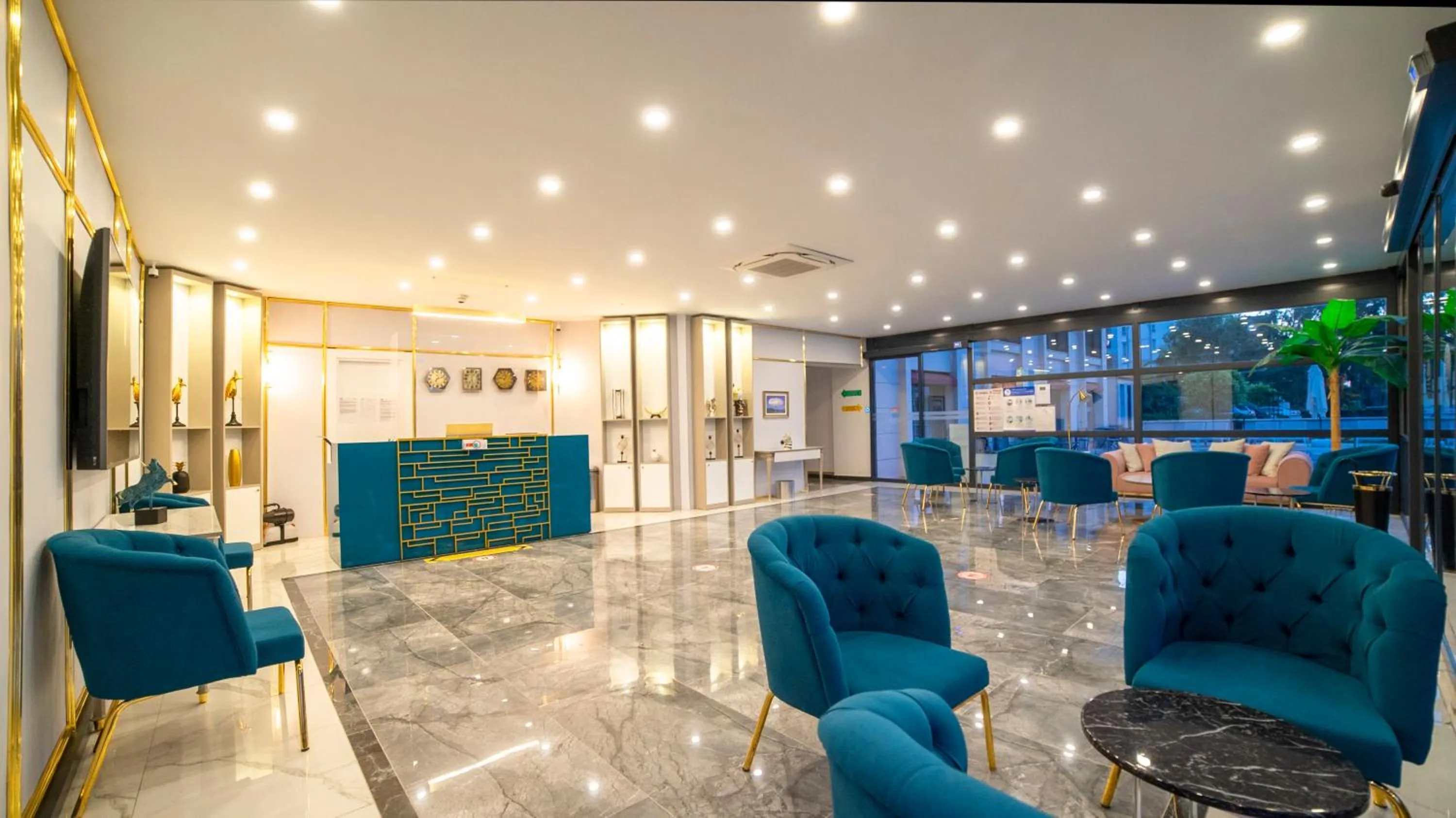 Lobby or reception in Leaf Port Hotel