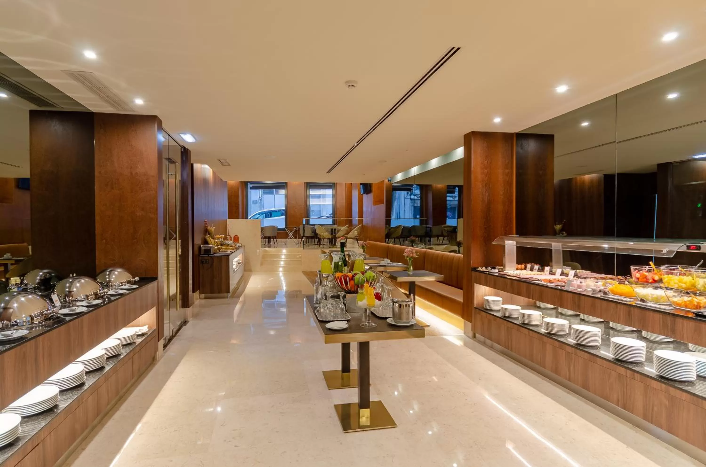 Food and drinks in TURIM Boulevard Hotel