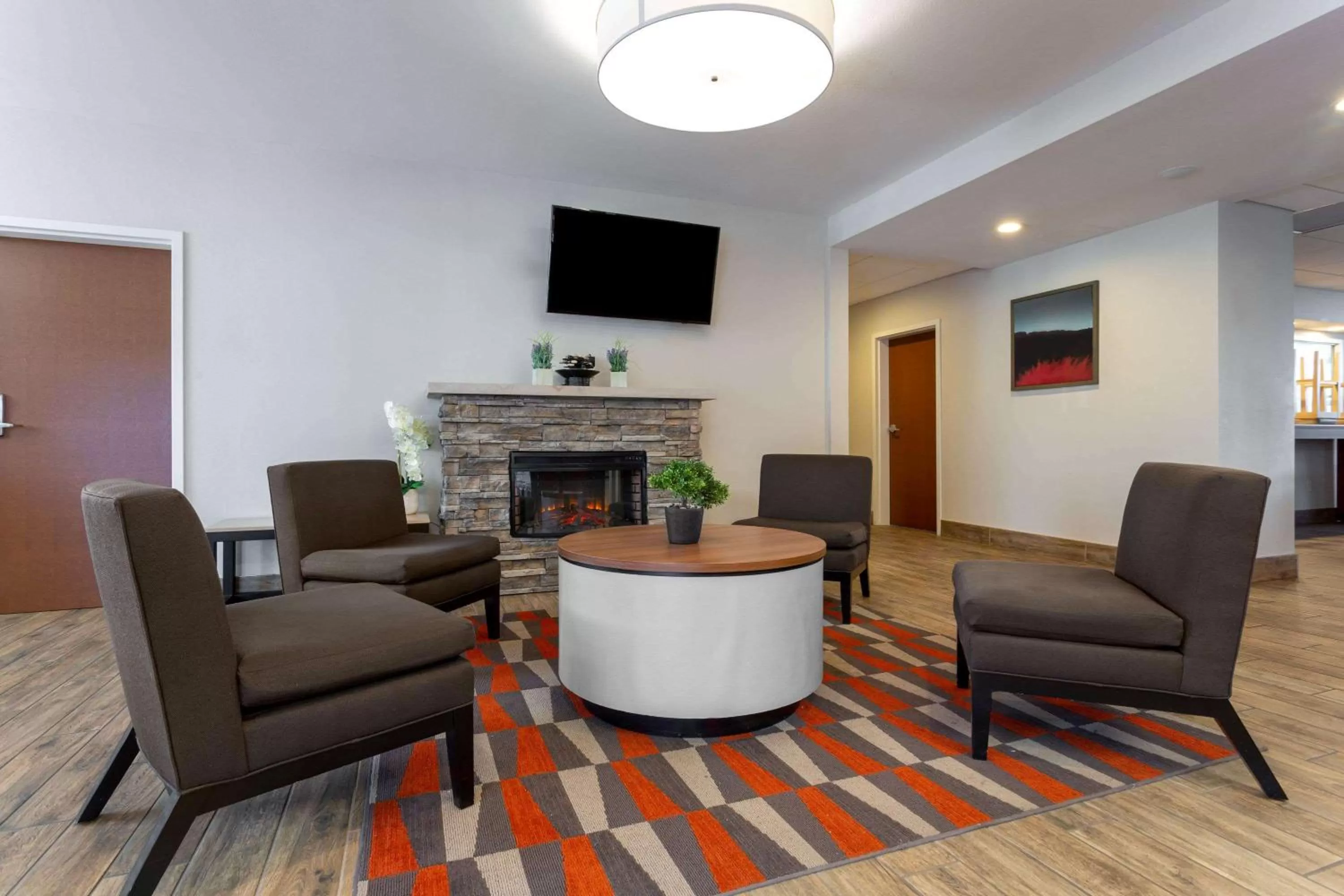 Lobby or reception in Microtel Inn & Suites by Wyndham Niagara Falls