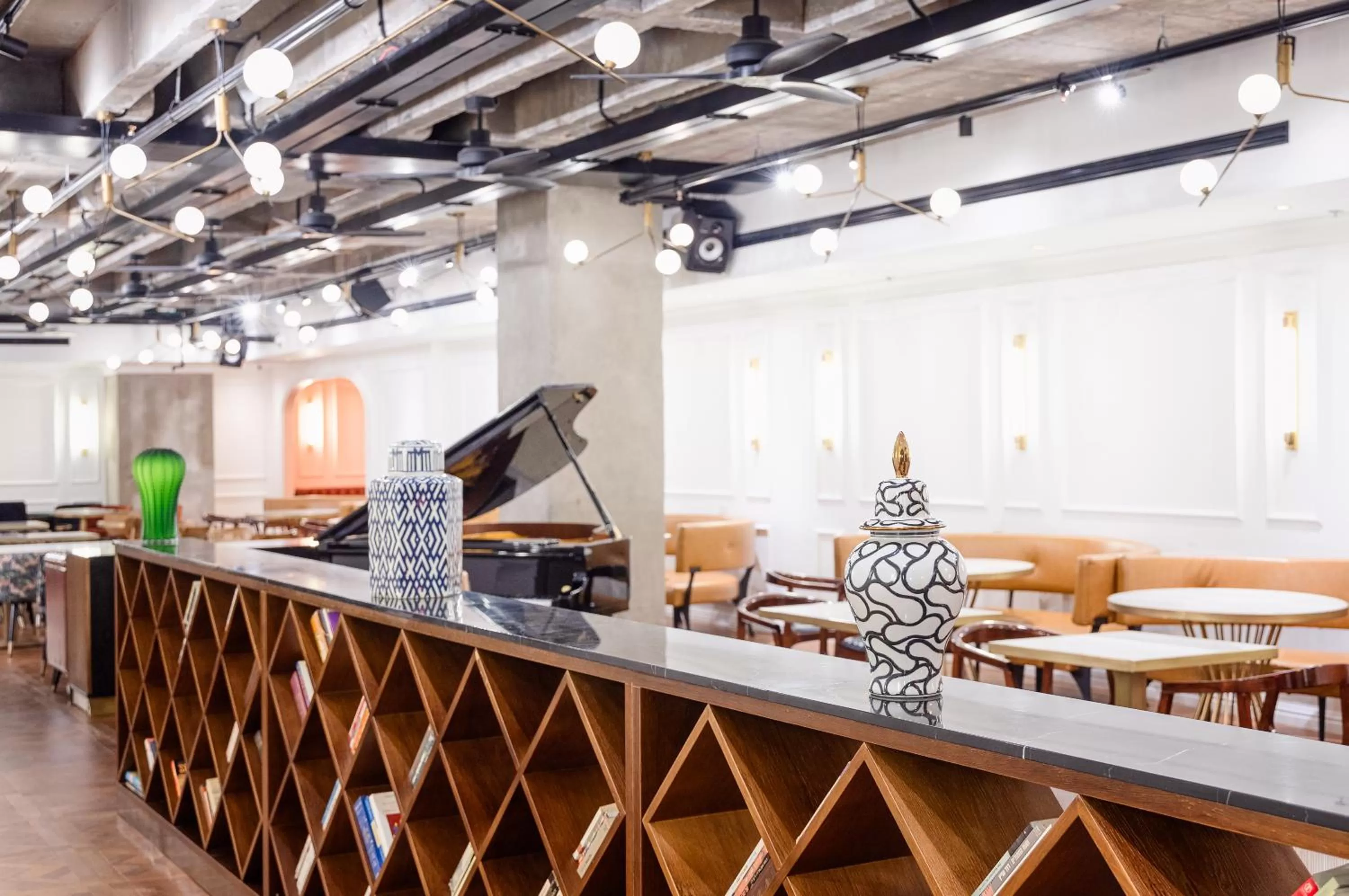 Lobby or reception in Brown BoBo, a member of Brown Hotels