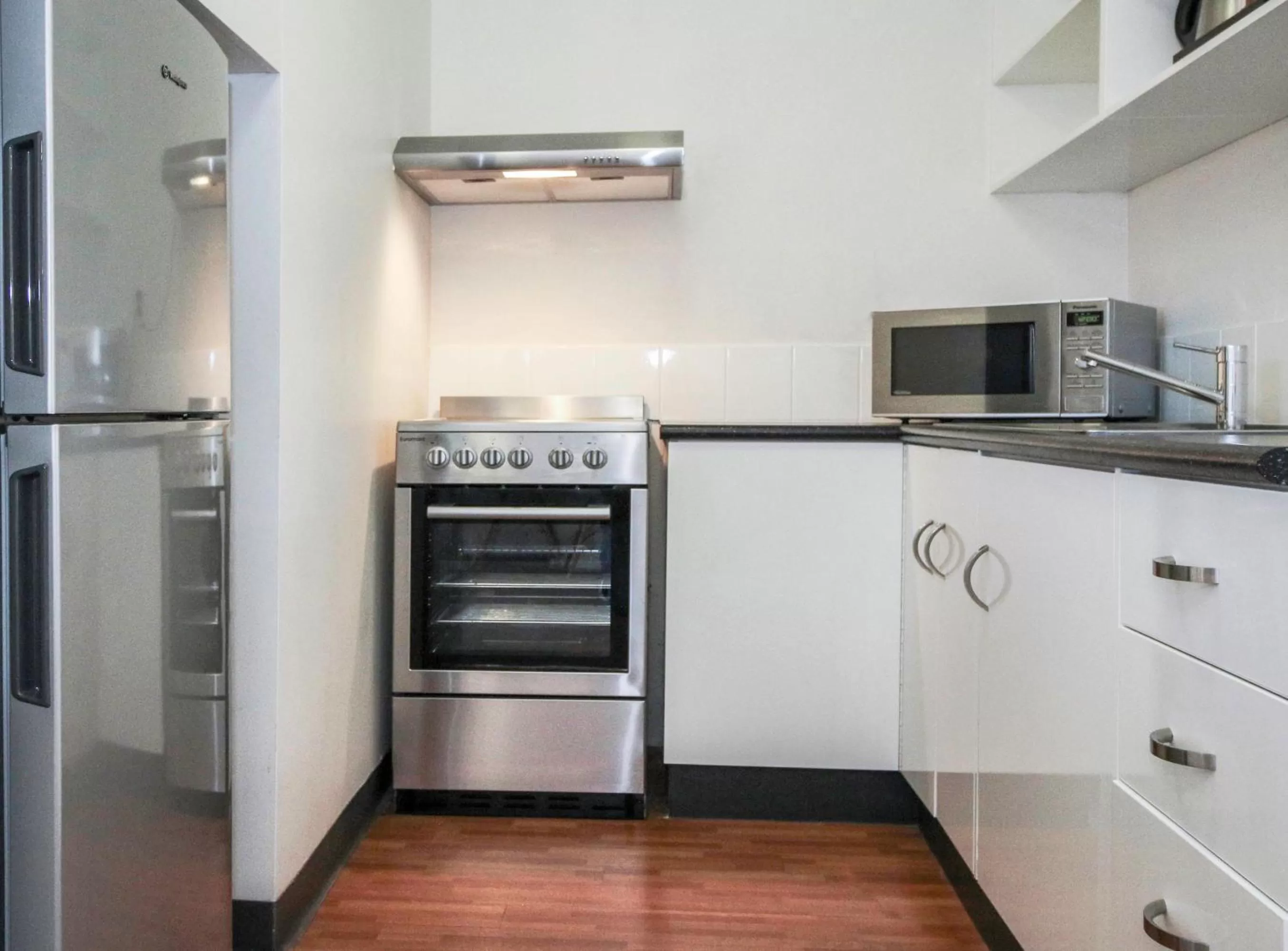 Kitchen or kitchenette in BreakFree Adelaide