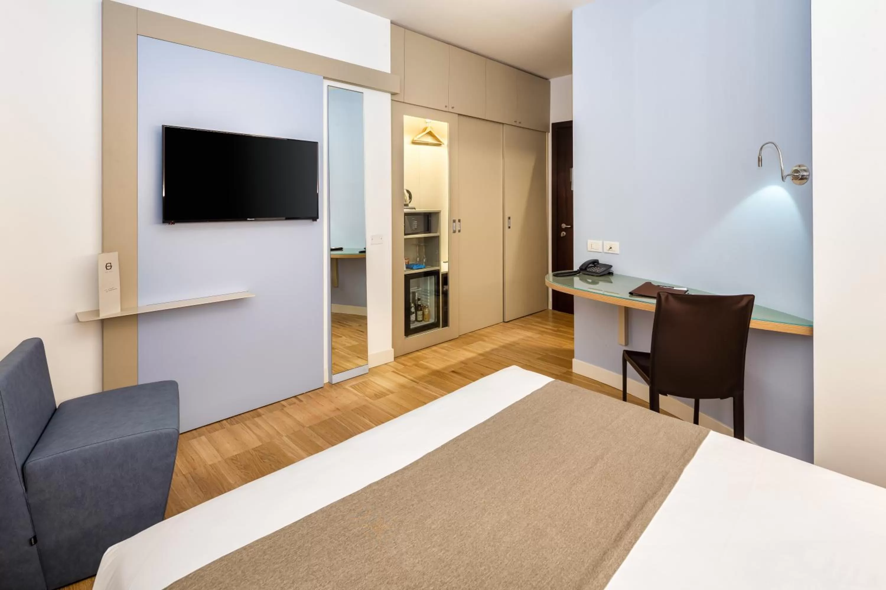 Bedroom, Bed in GHV Hotel