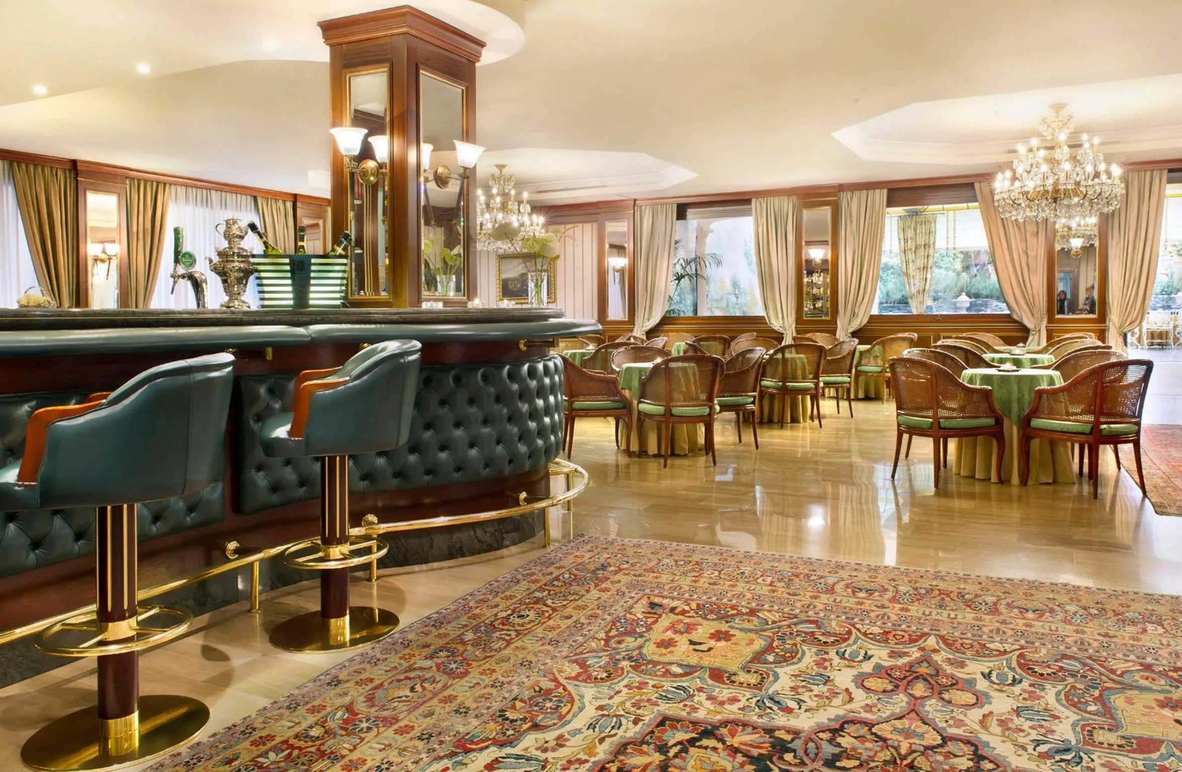 Lounge or bar in Grand Hotel Bristol