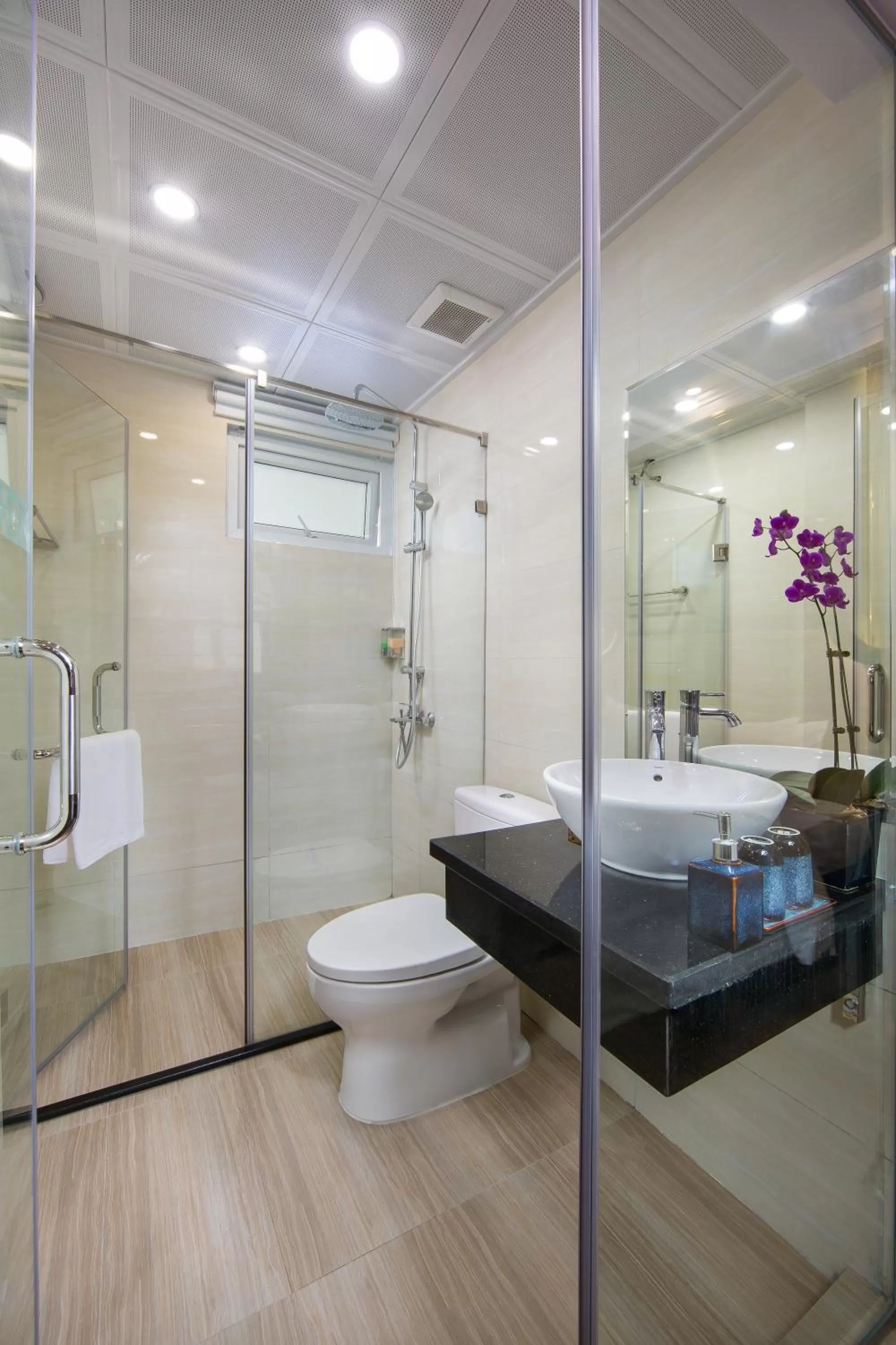 Shower in Hanoi Royal Palace Hotel 2