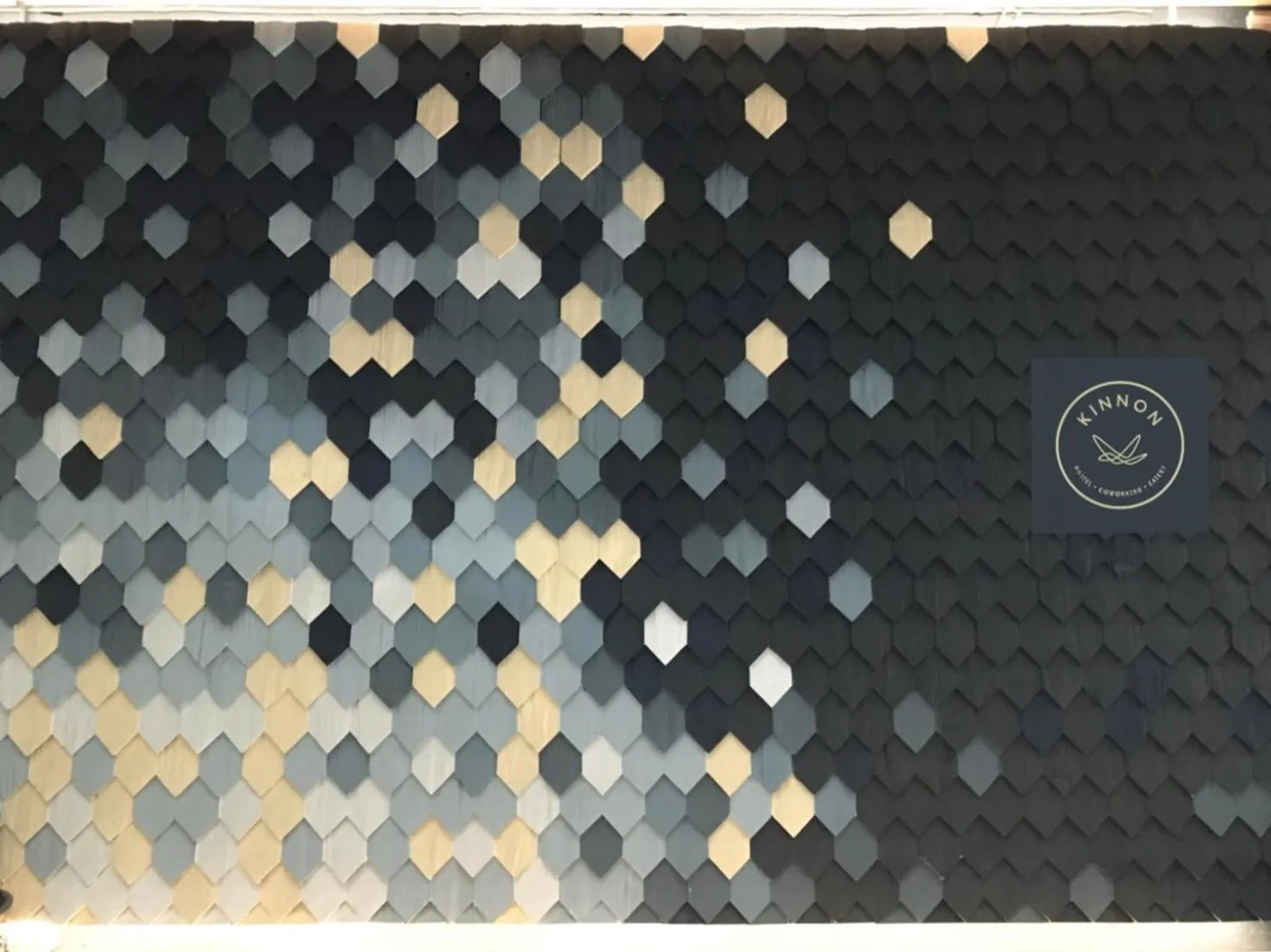 Facade/entrance in Kinnon Deluxe Hostel Coworking Cafe