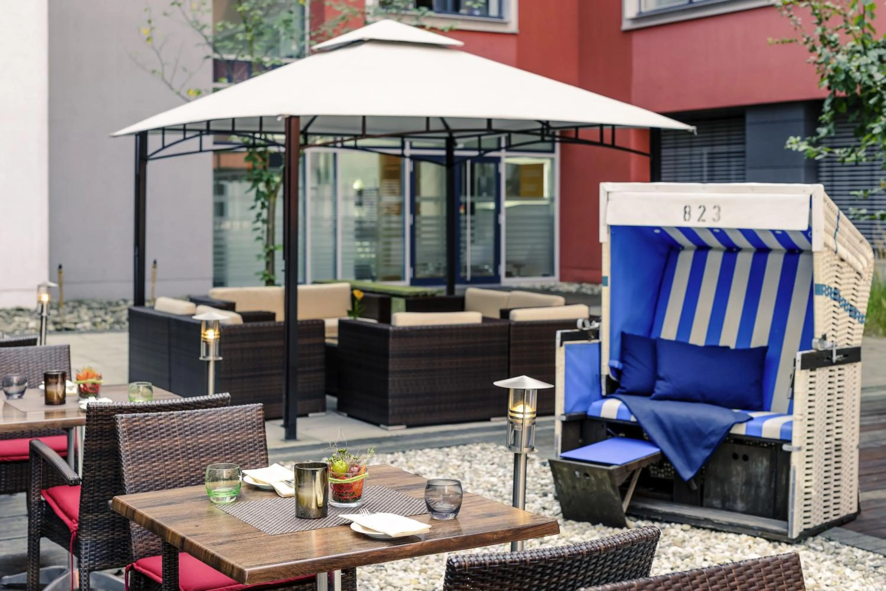 Restaurant/places to eat in Mercure Hotel Frankfurt Eschborn Helfmann-Park