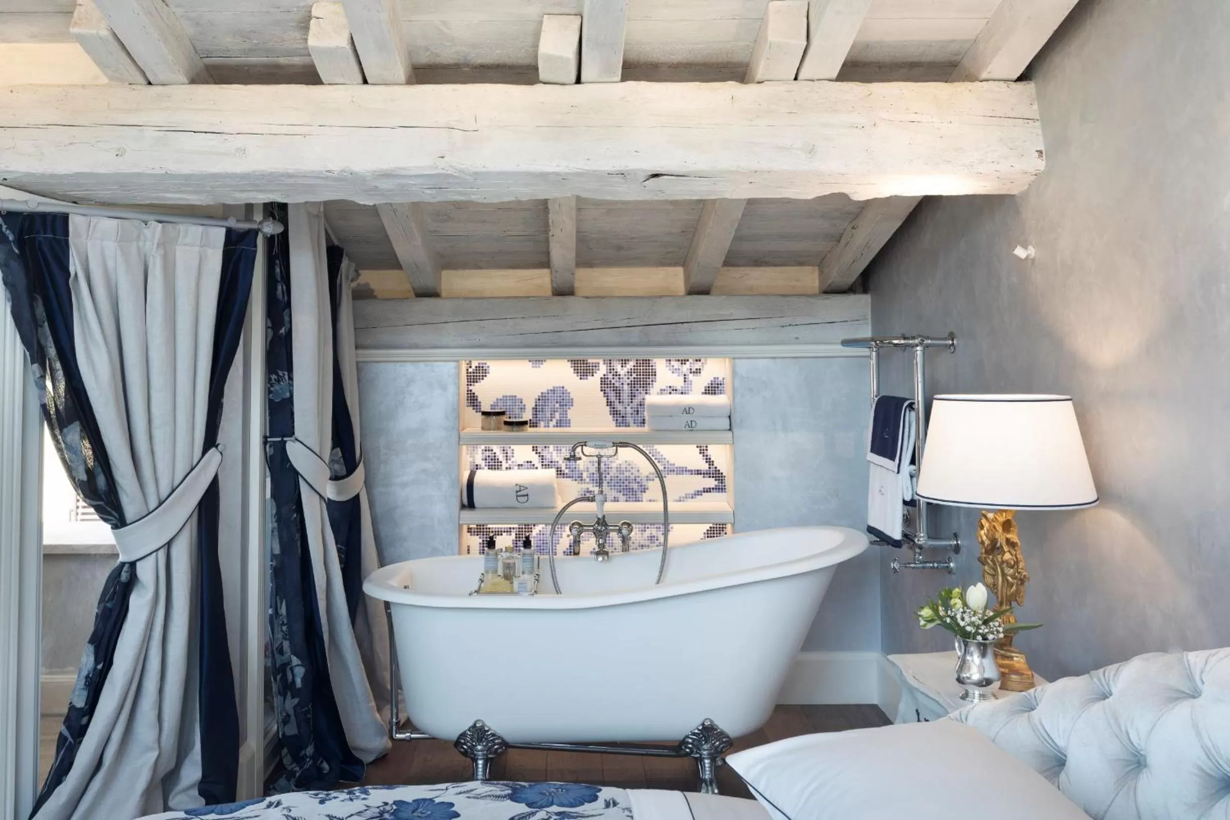 Bath in Antica Dimora Desenzano