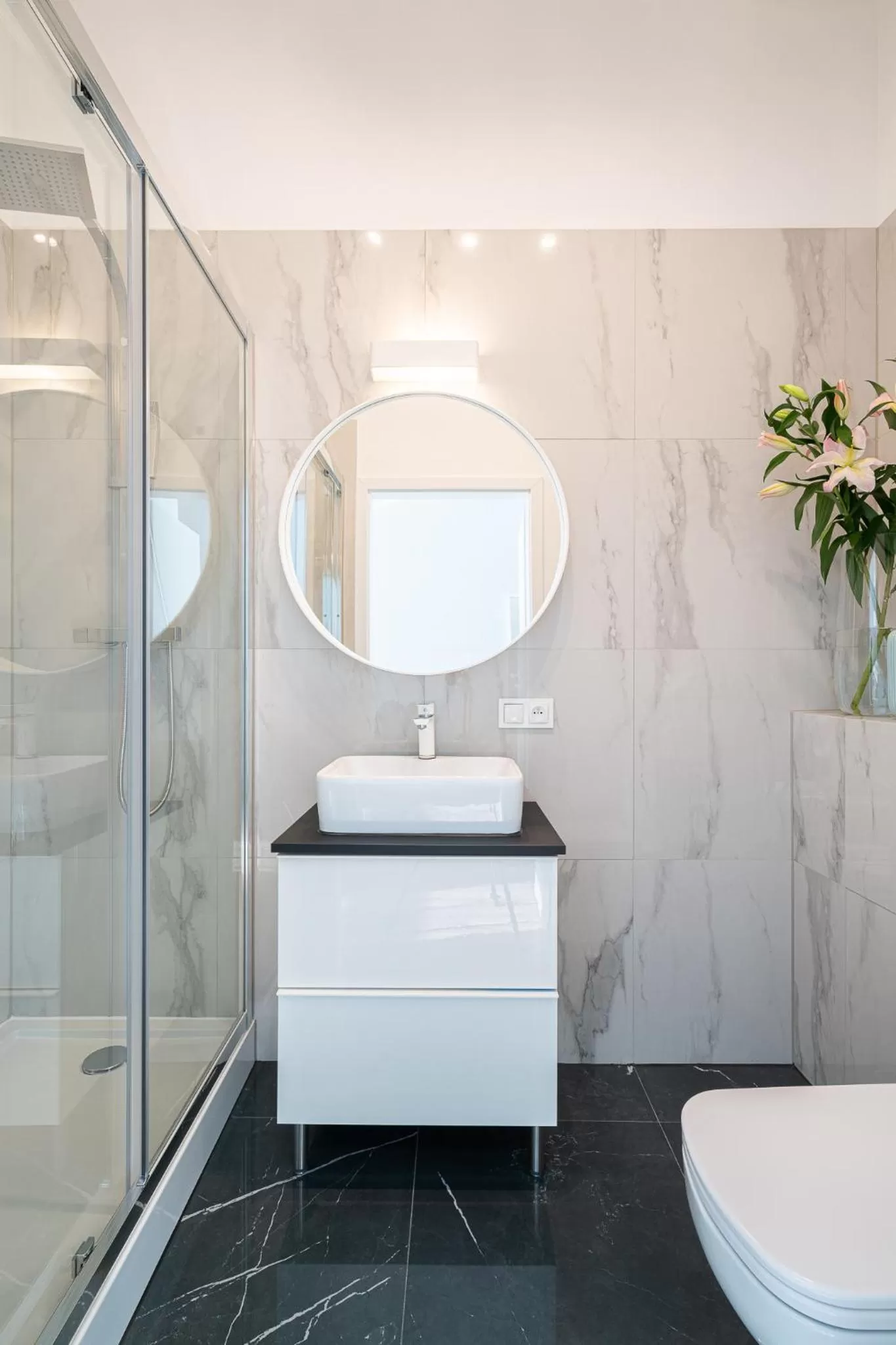 Toilet in Hotel Sofia by The Railway Station Wroclaw