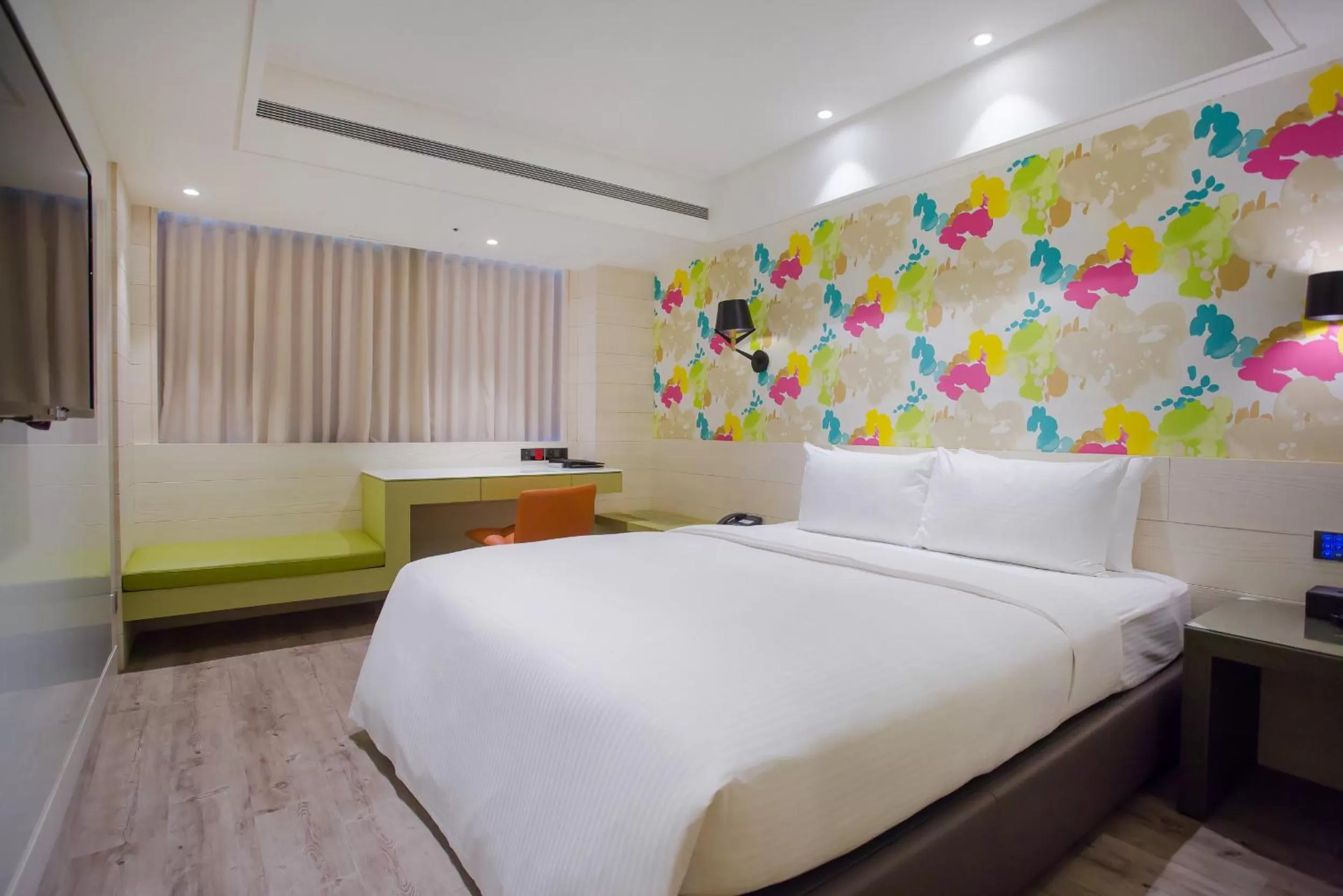 Bedroom, Bed in The Cloud Hotel