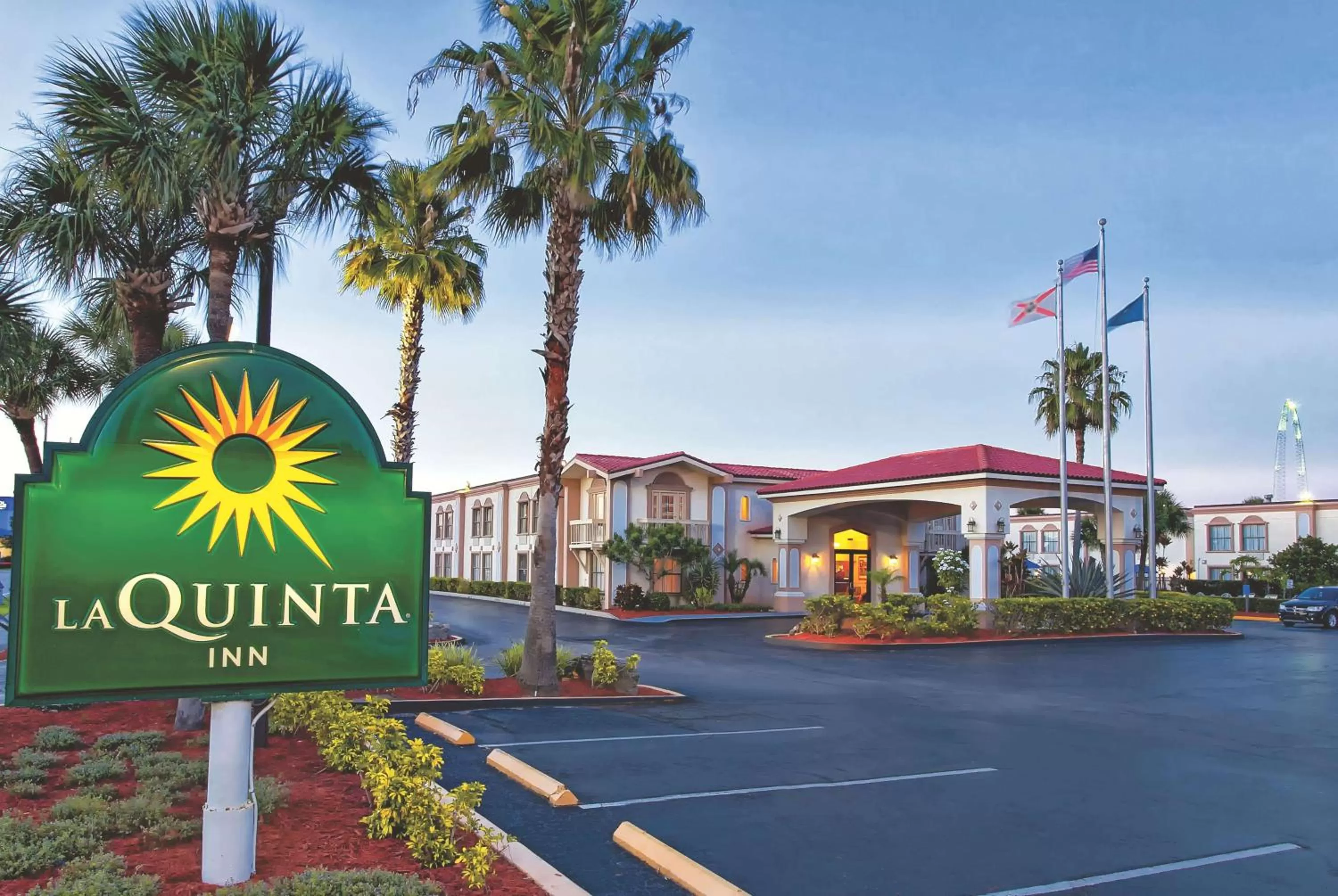Property building in La Quinta Inn by Wyndham Orlando International Drive North