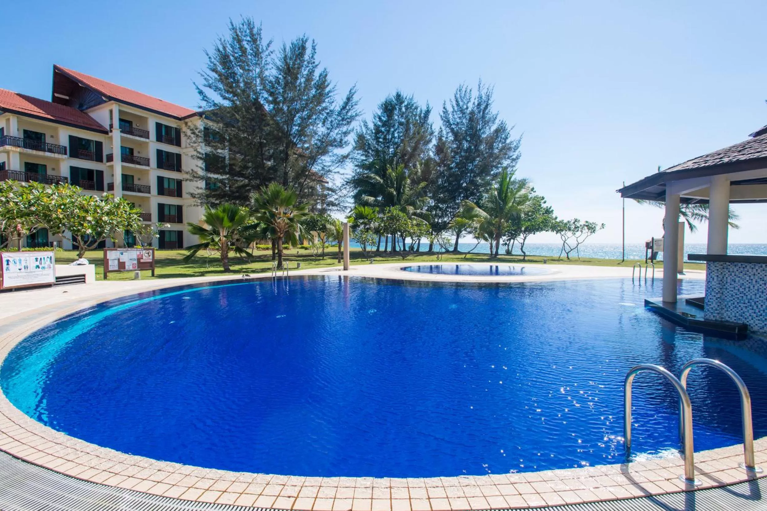 Swimming pool in Sabah Beach Villas & Suites