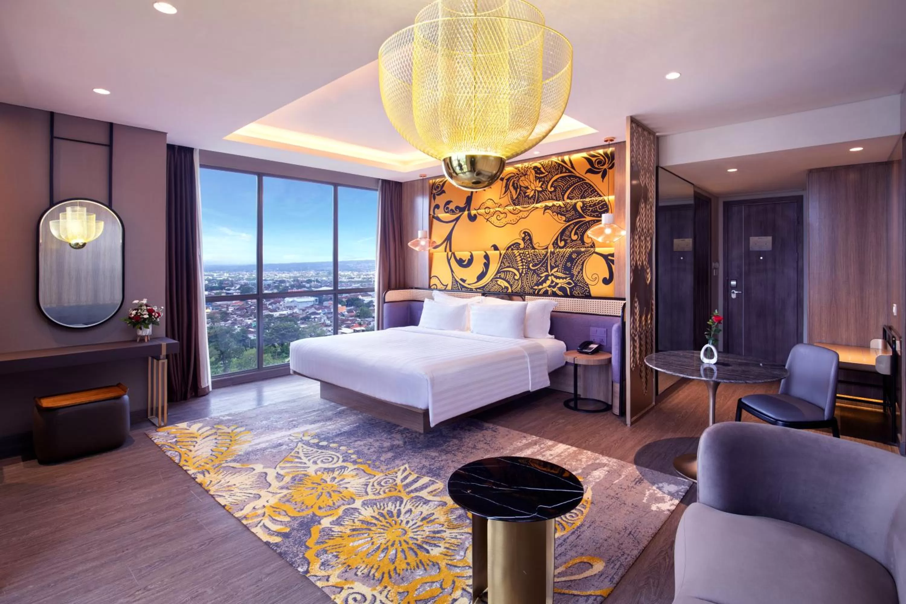 Photo of the whole room, Bed in Grand Mercure Malang