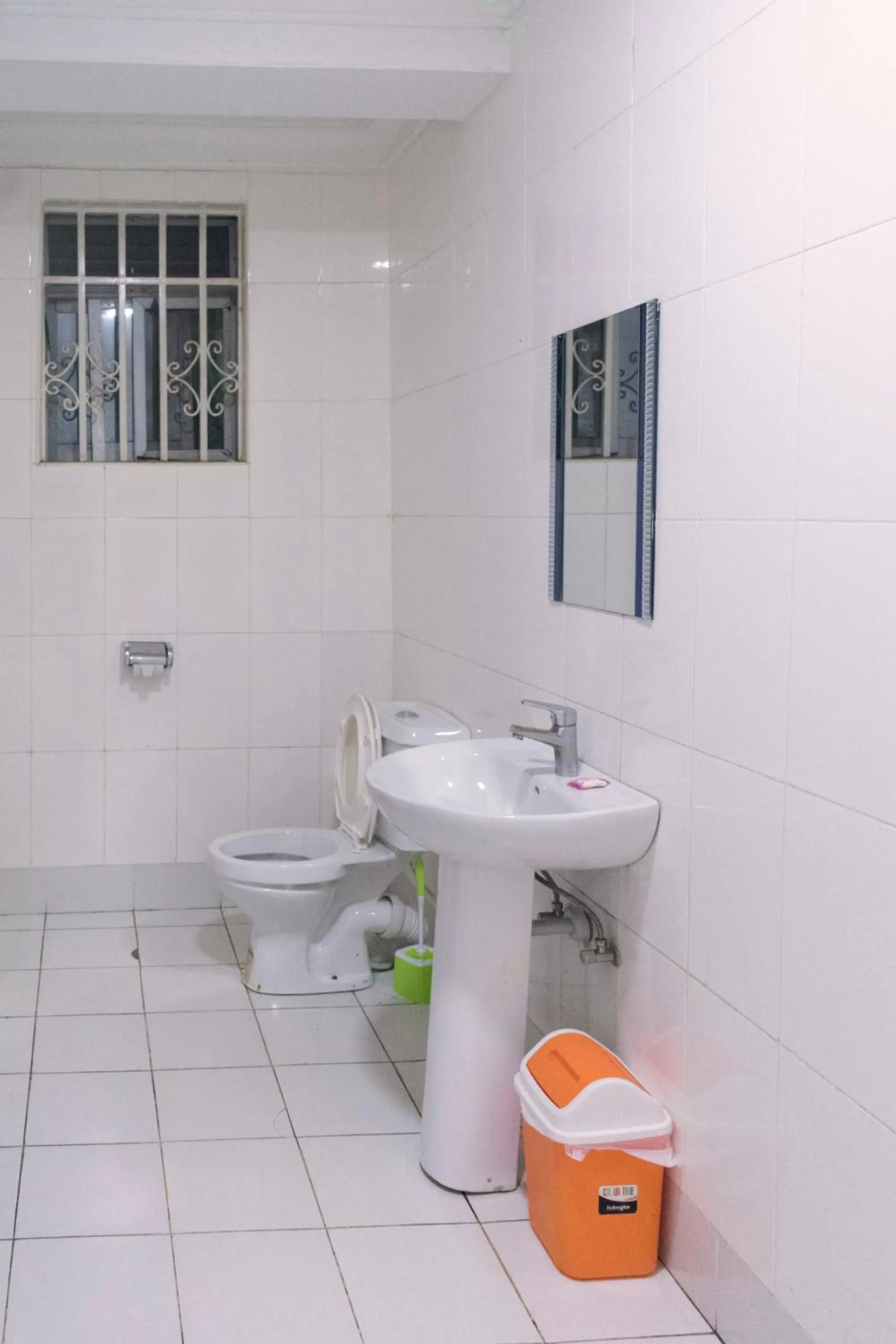 Shower in Sunrise Hotel Kampala