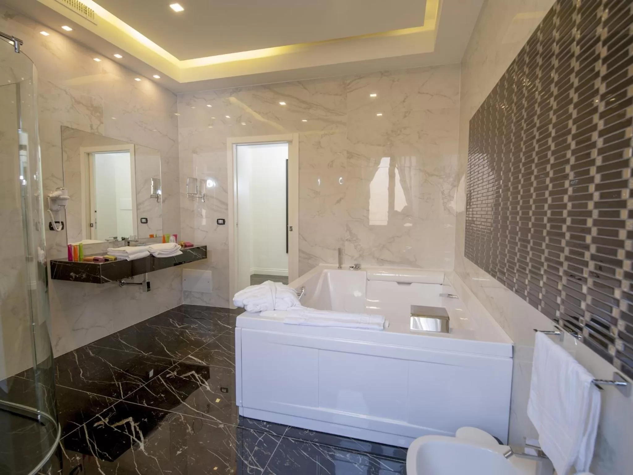 Bath in Palazzo Firenze