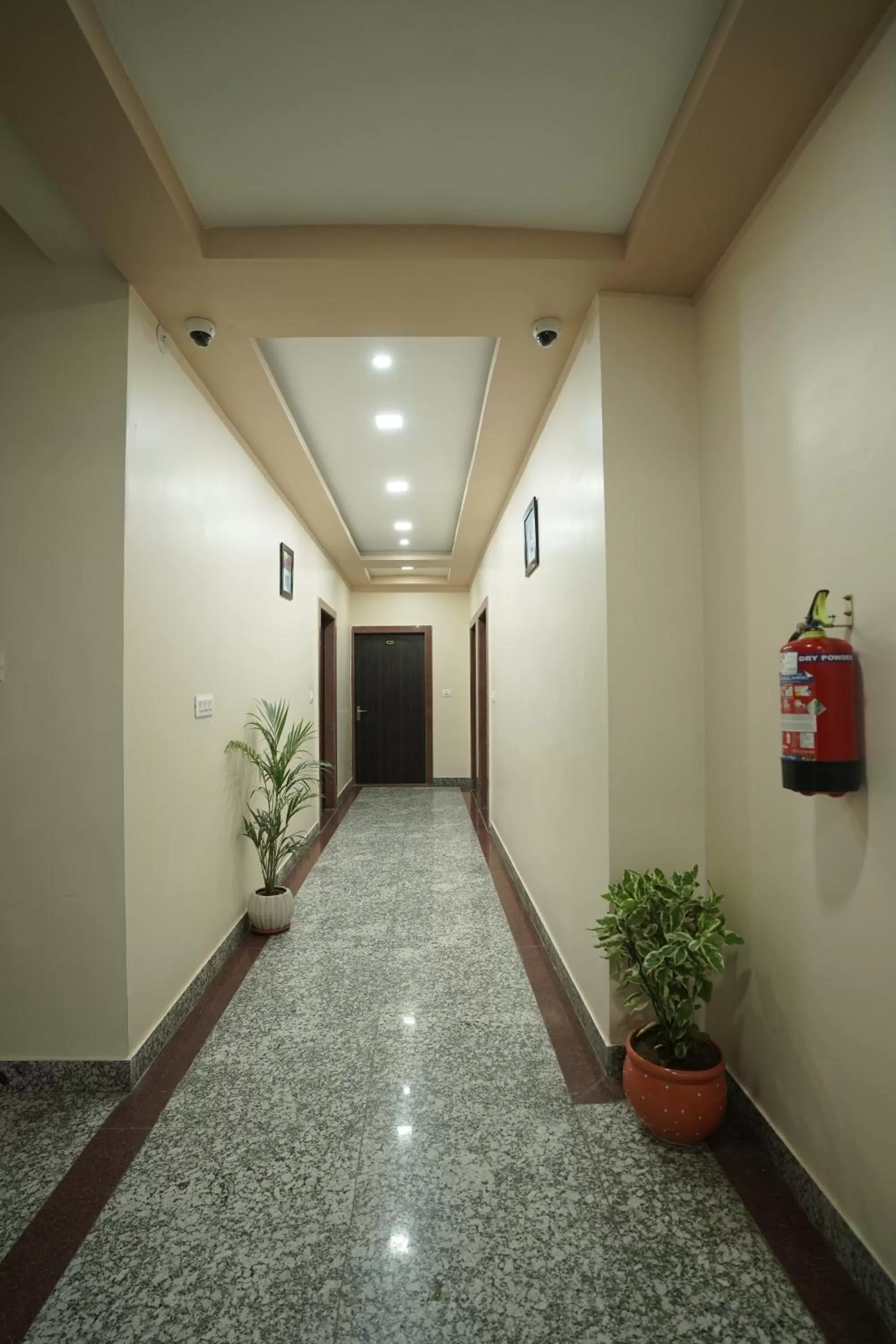 Facade/entrance in Hotel Silver Cloud