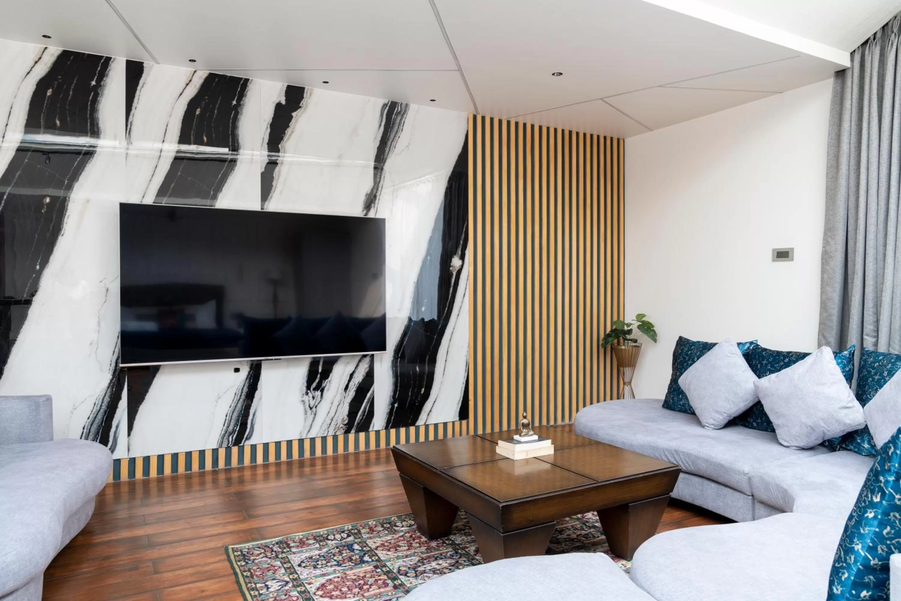 TV and multimedia in The Moira - Bed and Breakfast