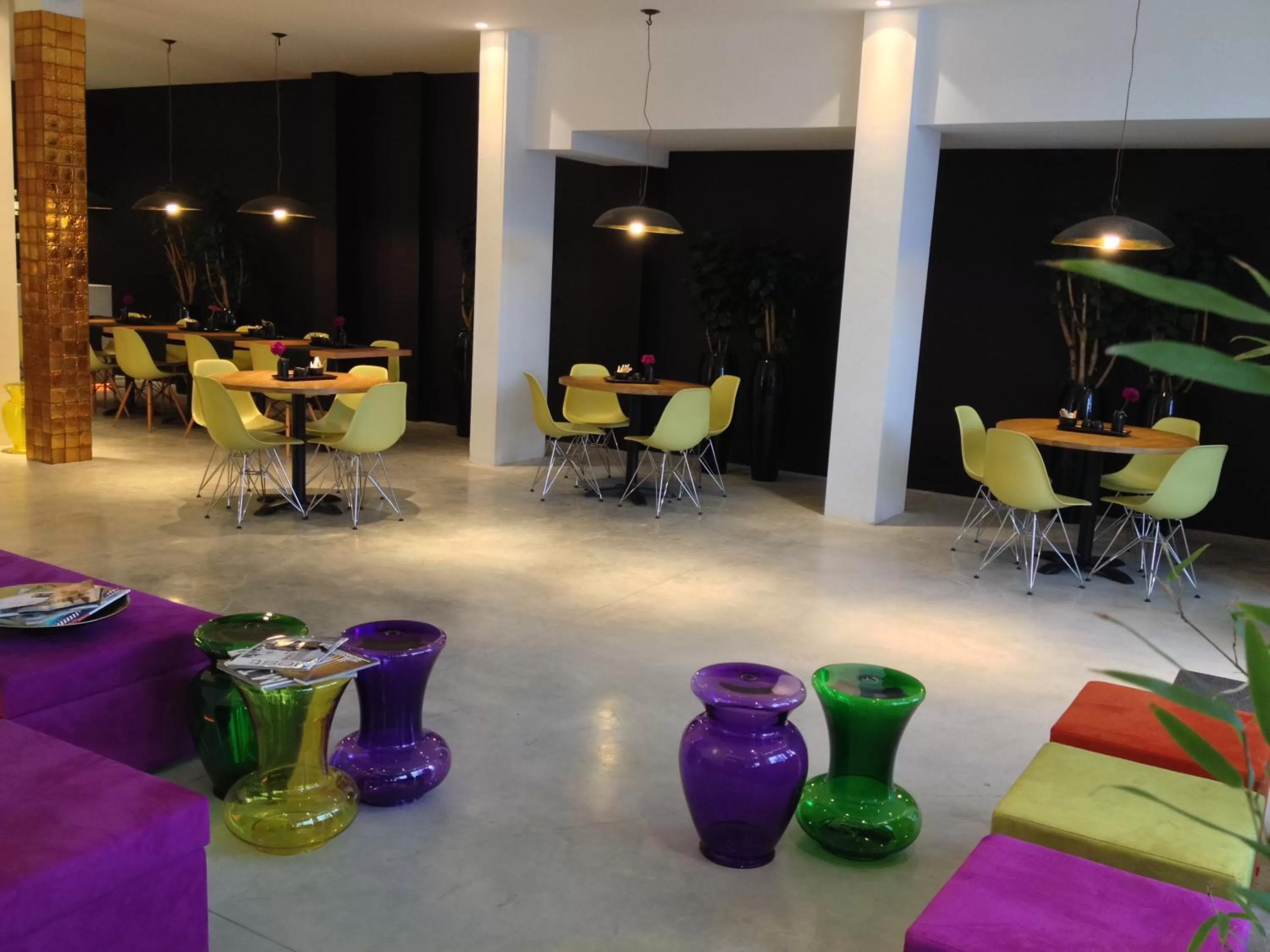 Lounge or bar in Hotel Corbie Geel