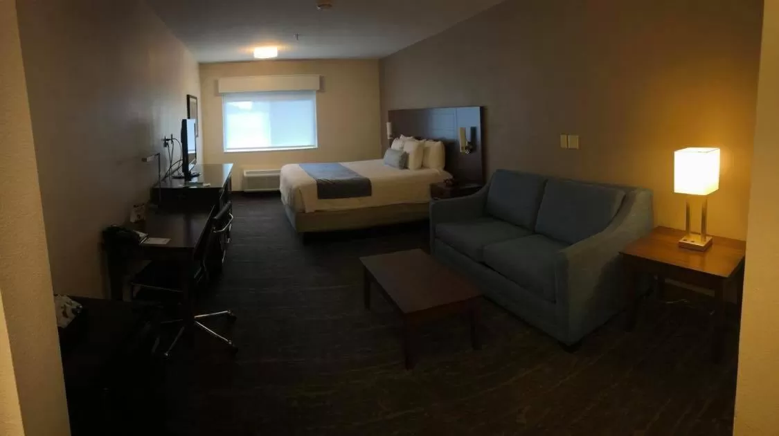 Photo of the whole room, Bed in Best Western Mt. Hood Inn