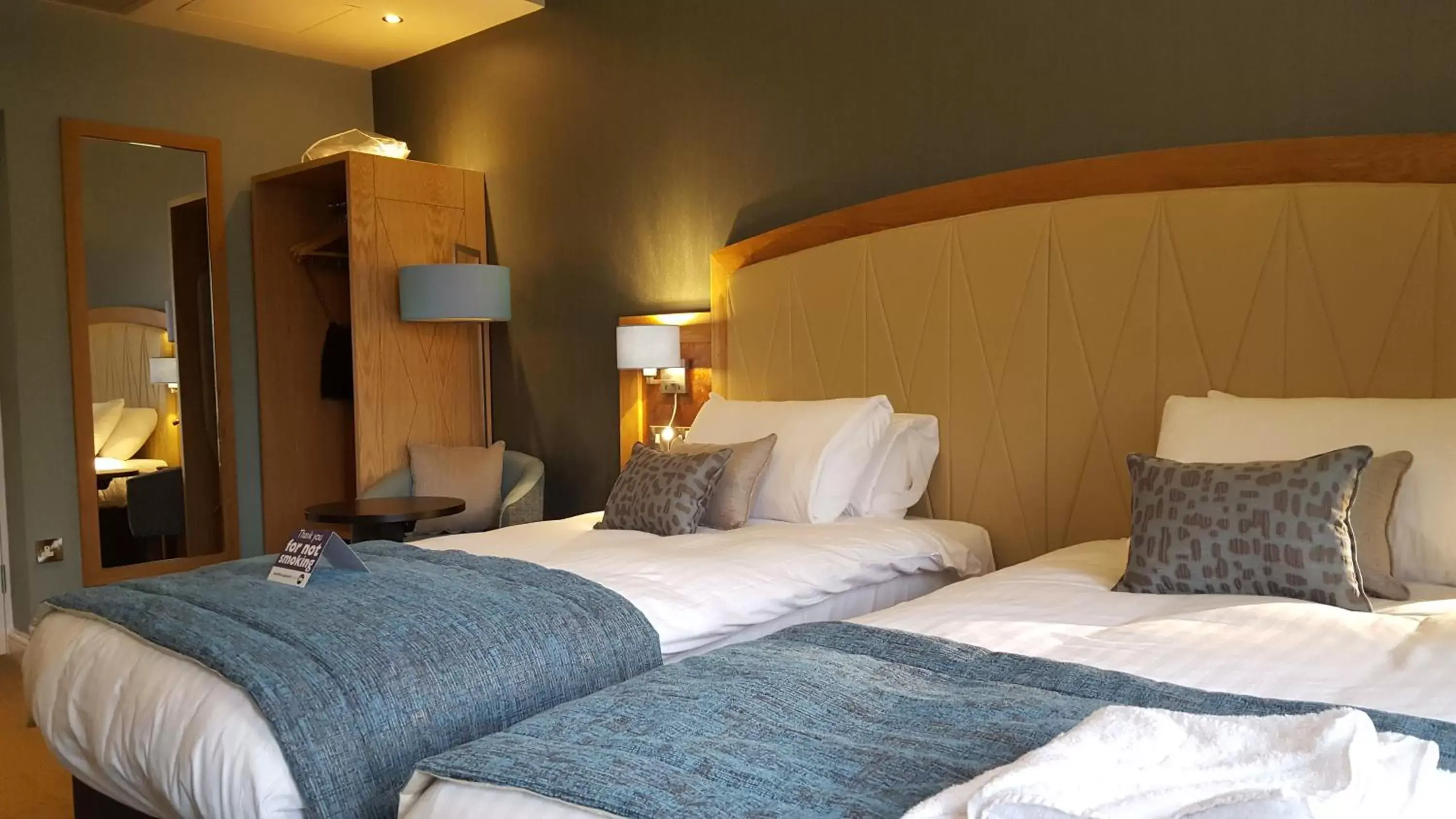 Standard Twin Room in The Bull & Stirrup Hotel Wetherspoon Standard Twin Room in The Bull & Stirrup Hotel Wetherspoon